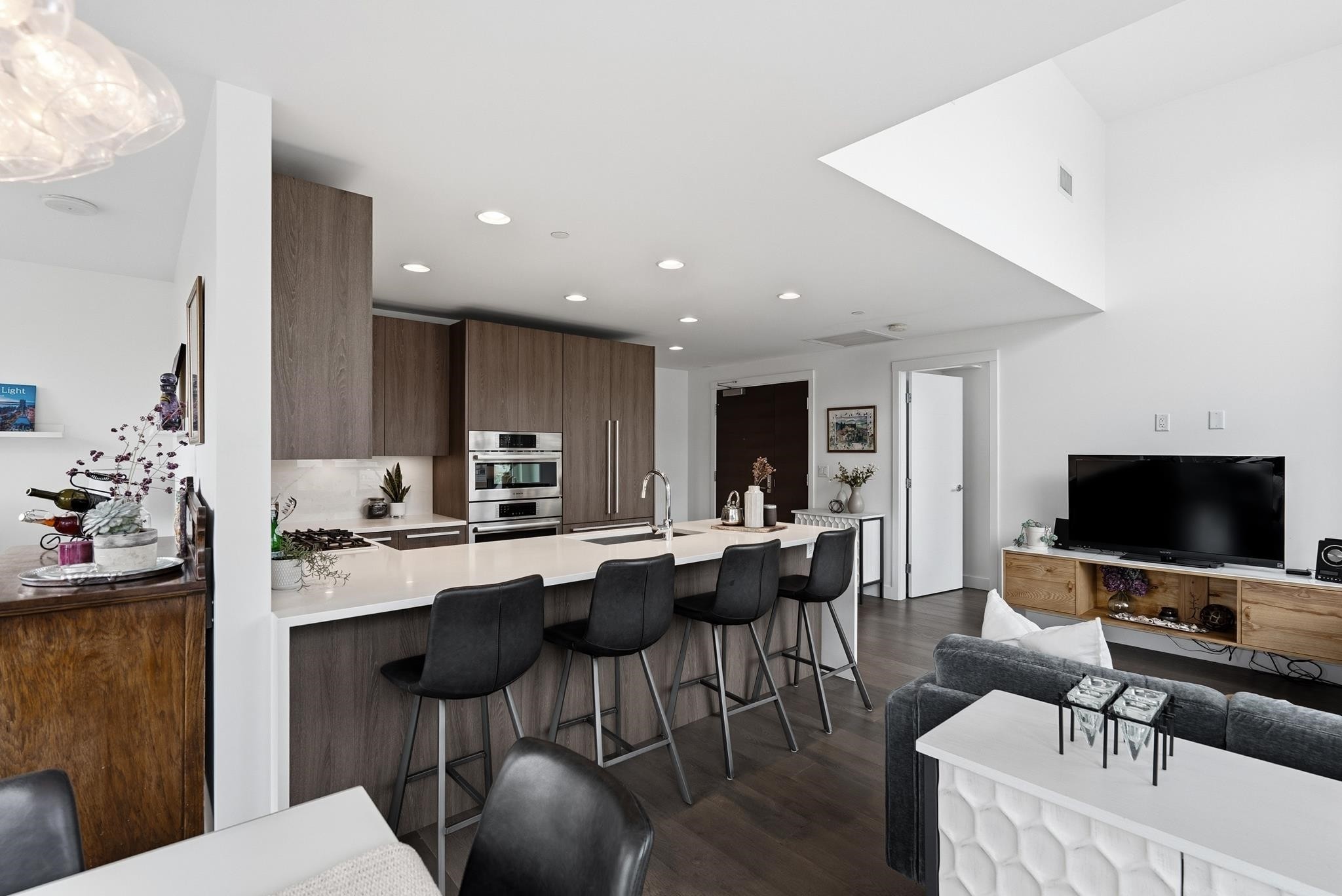 505-2738 Library Lane, North Vancouver, BC