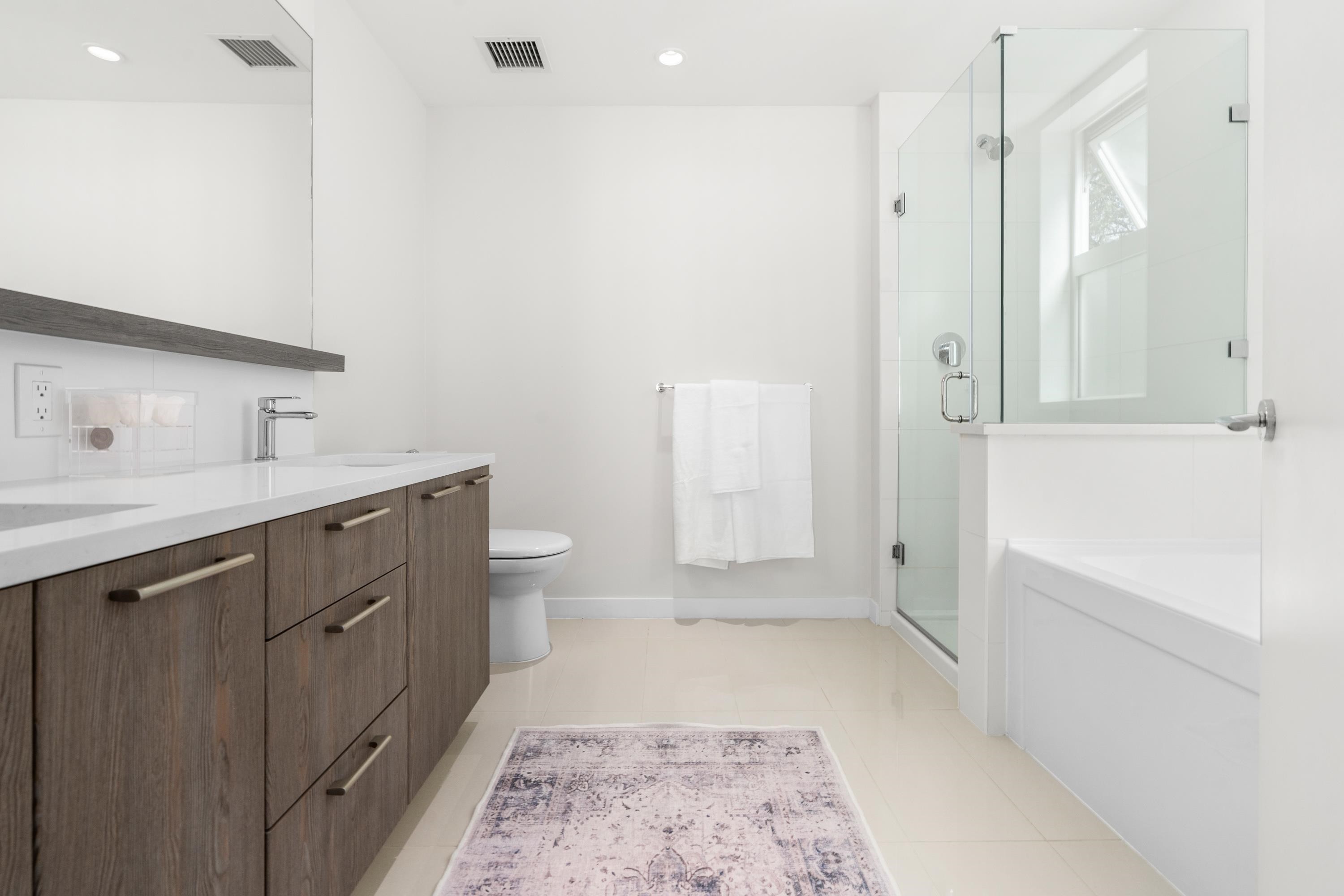 205-615 3Rd Street E, North Vancouver, BC