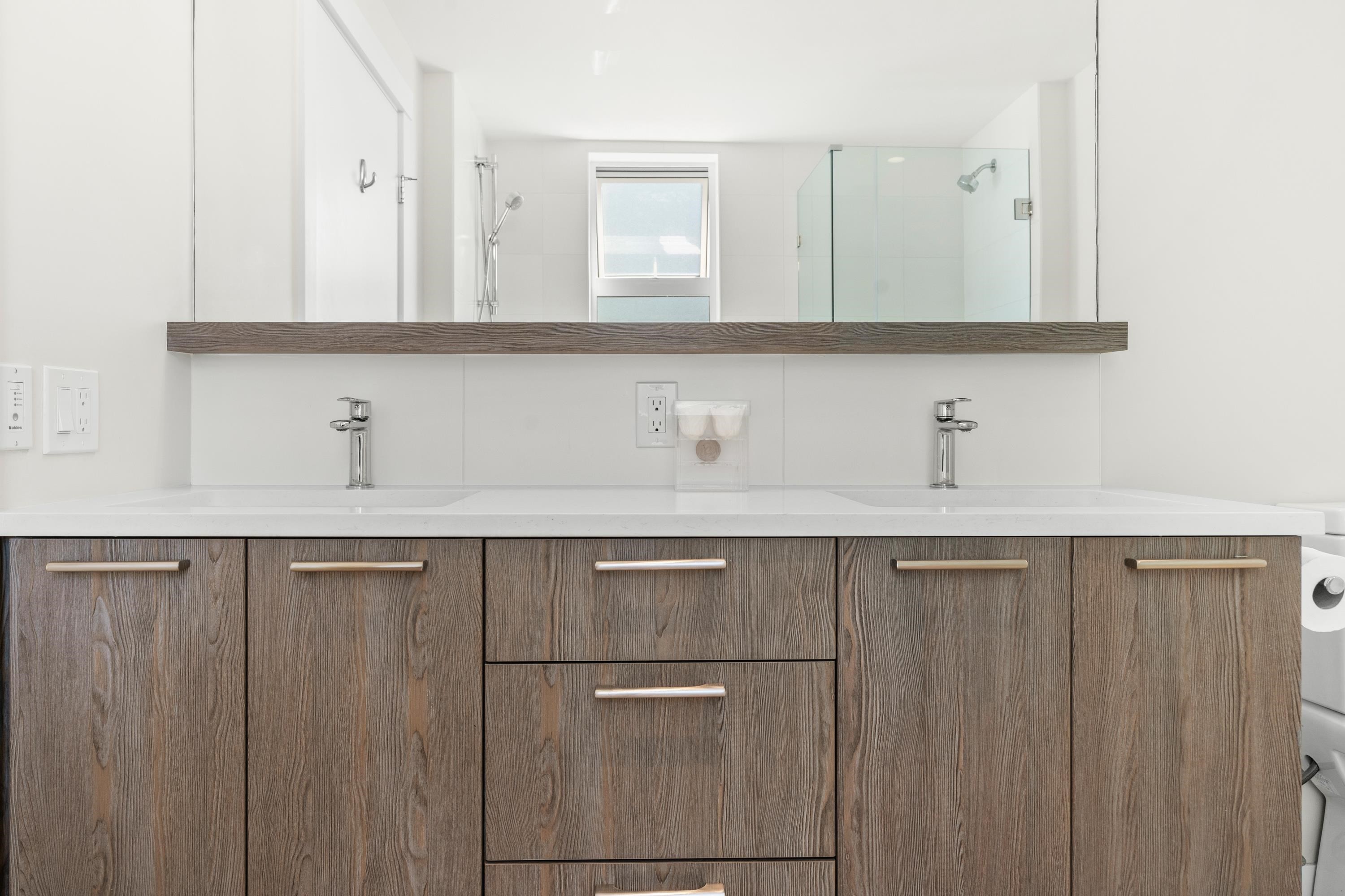 205-615 3Rd Street E, North Vancouver, BC