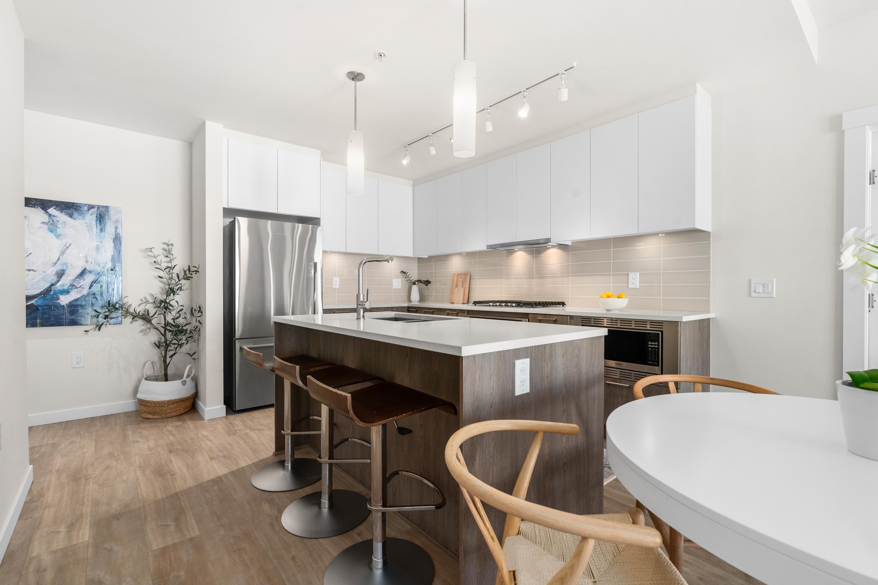 205-615 3Rd Street E, North Vancouver, BC