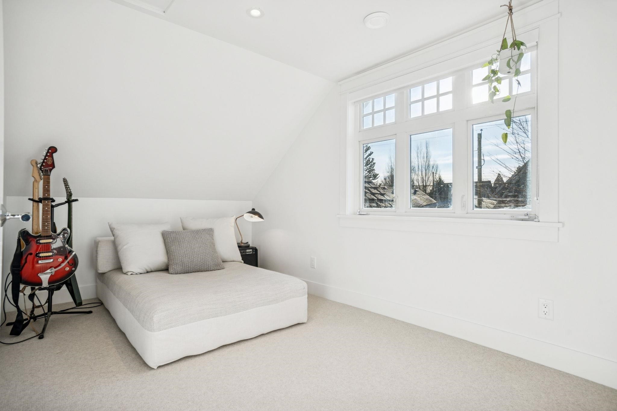 1851 16Th Avenue E, Vancouver, BC