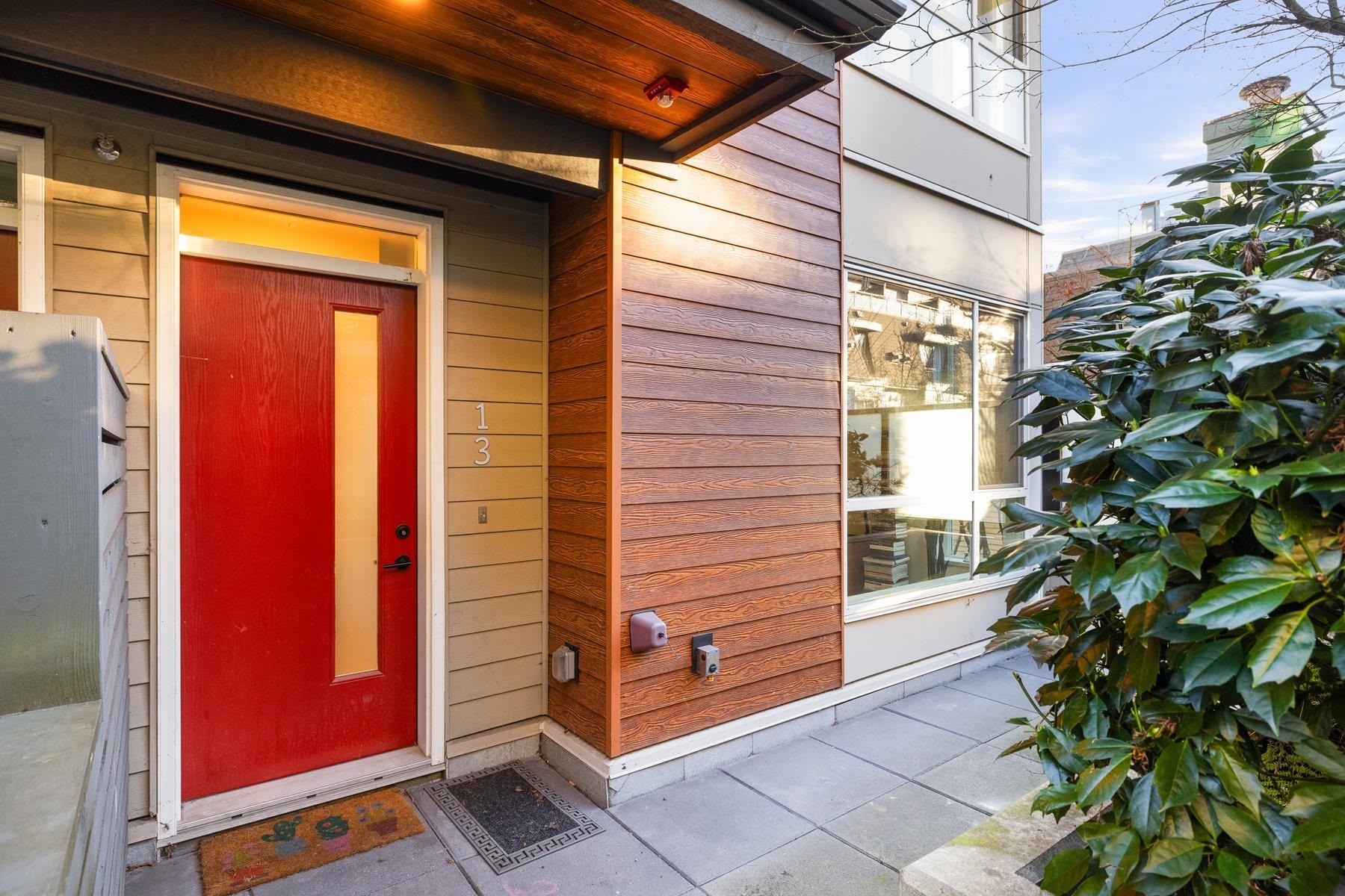 13-533 3Rd Street E, North Vancouver, BC