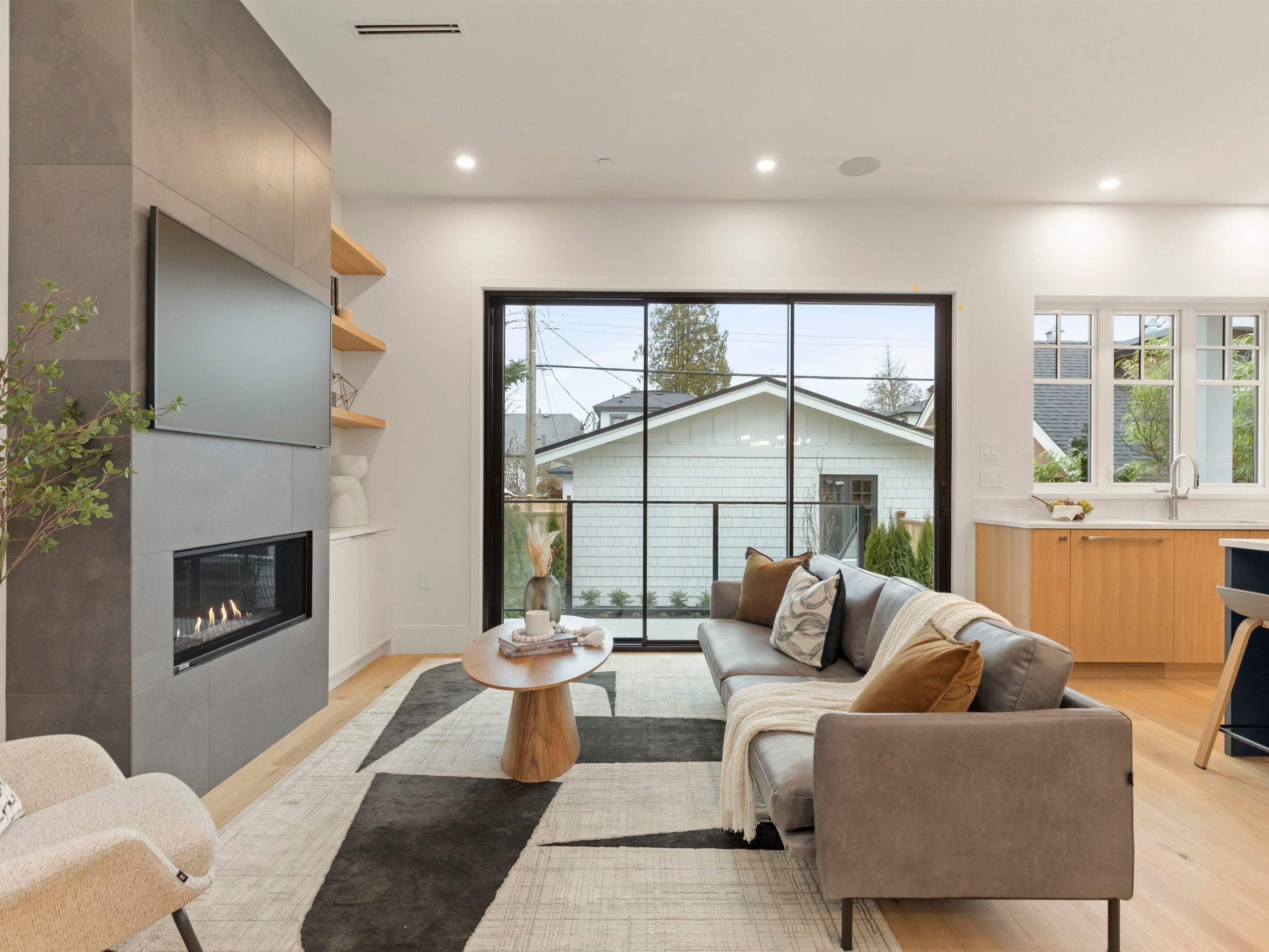 2-3919 18Th Avenue W, Vancouver, BC