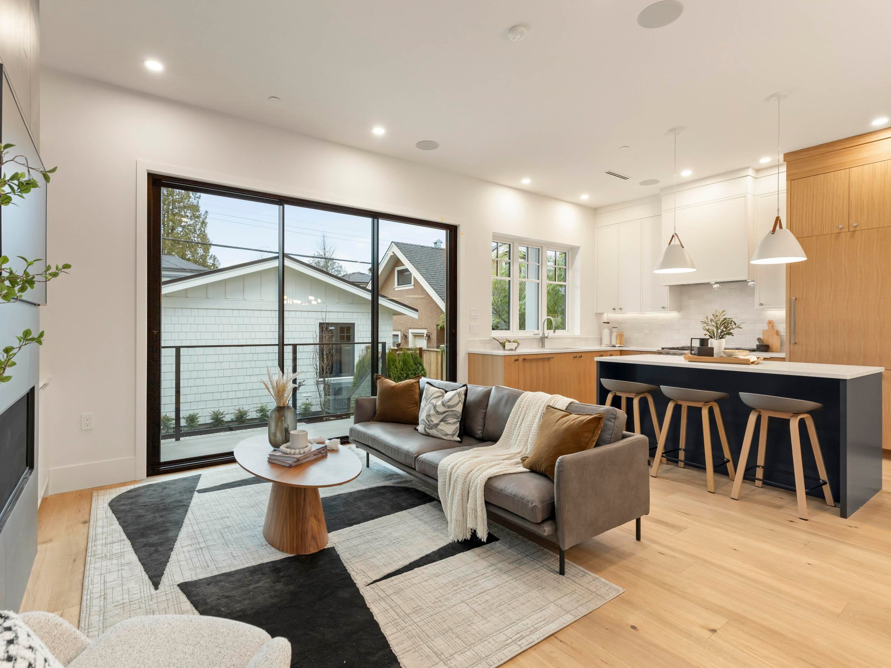 2-3919 18Th Avenue W, Vancouver, BC