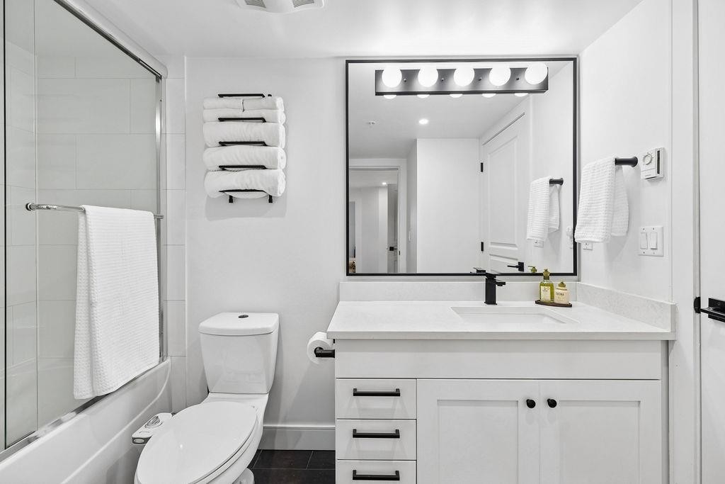 232-4550 Fraser Street, Vancouver, BC