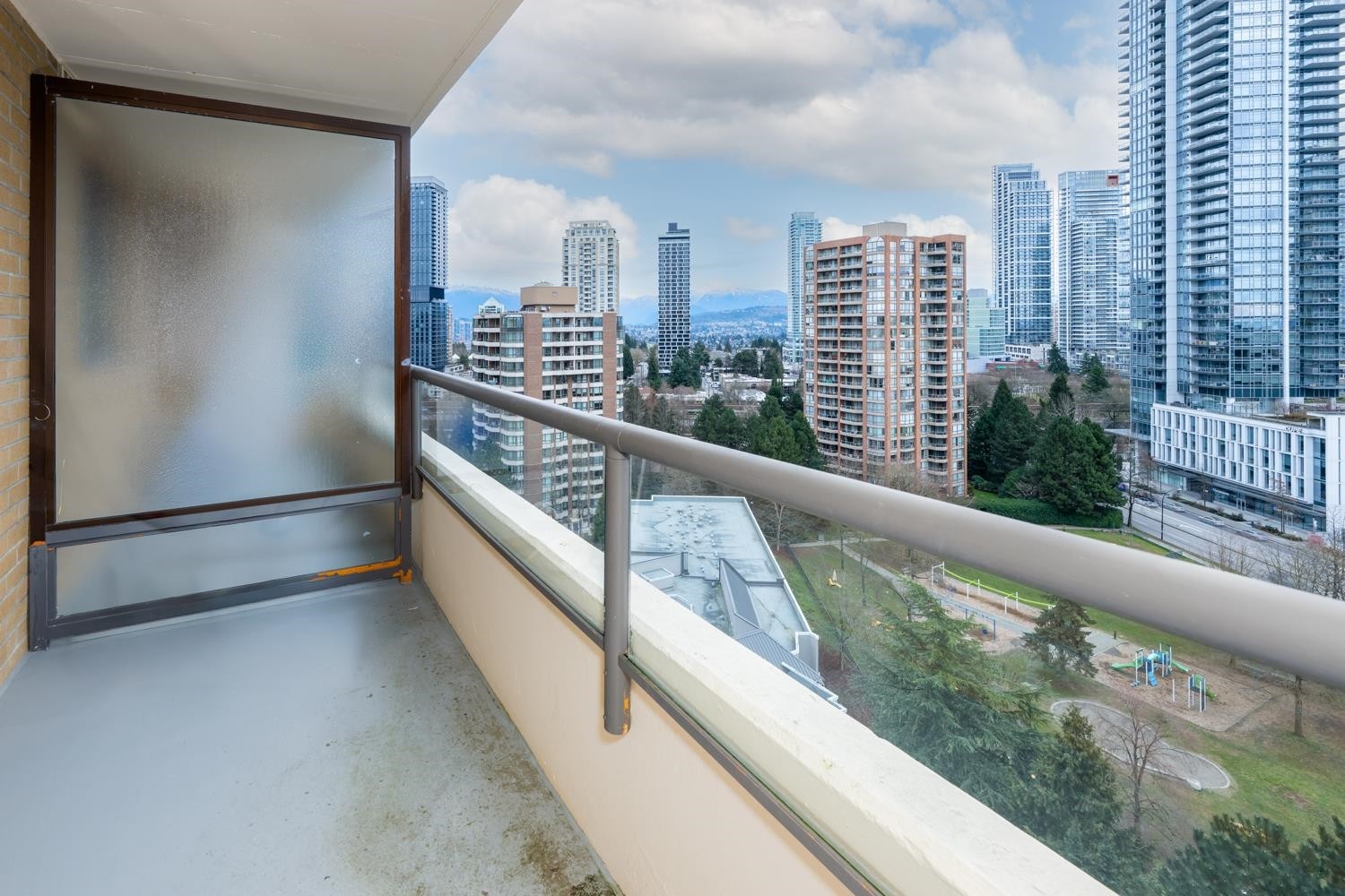 1601-6282 Kathleen Avenue, Burnaby, BC