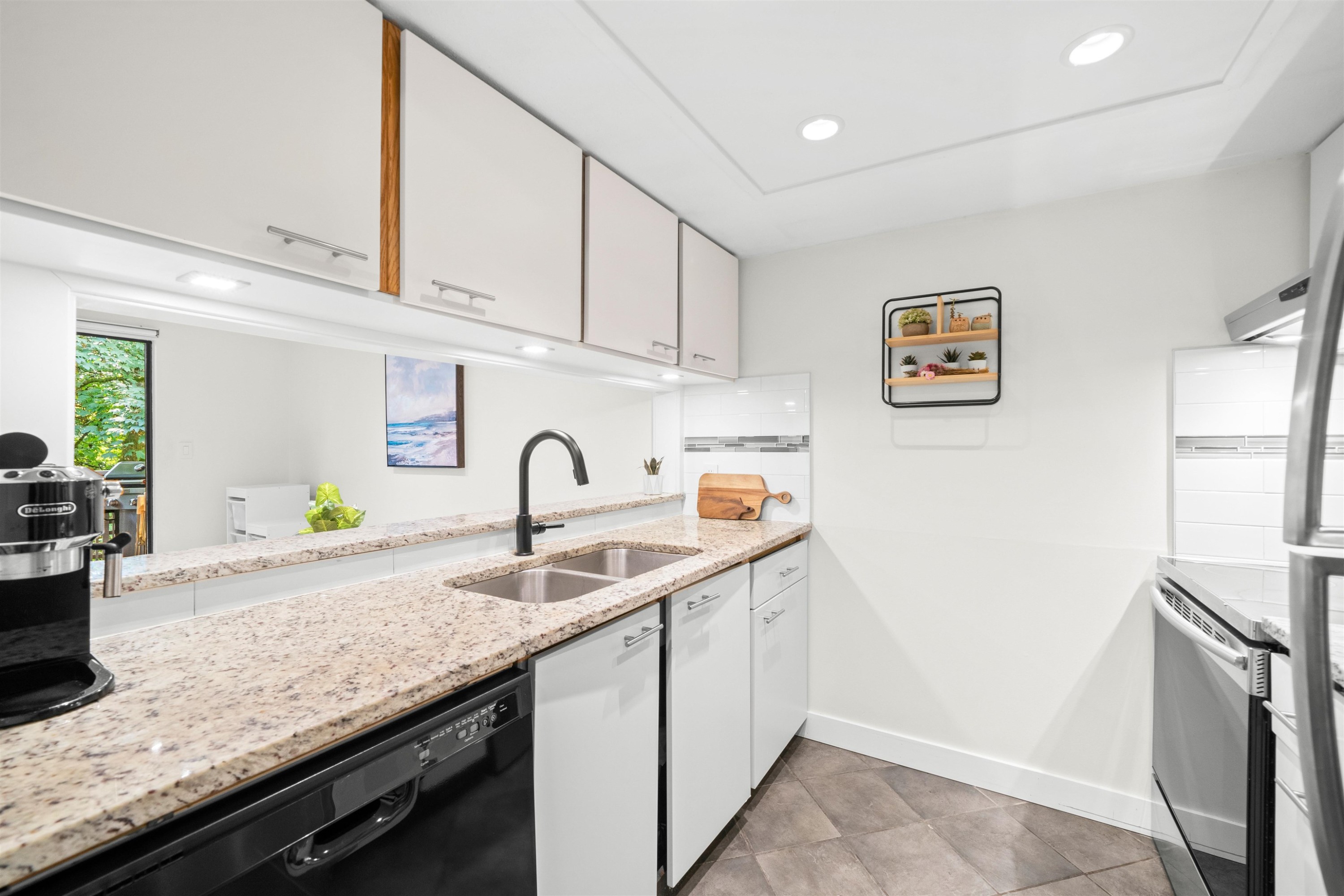 3192 Mountain Highway, North Vancouver, BC