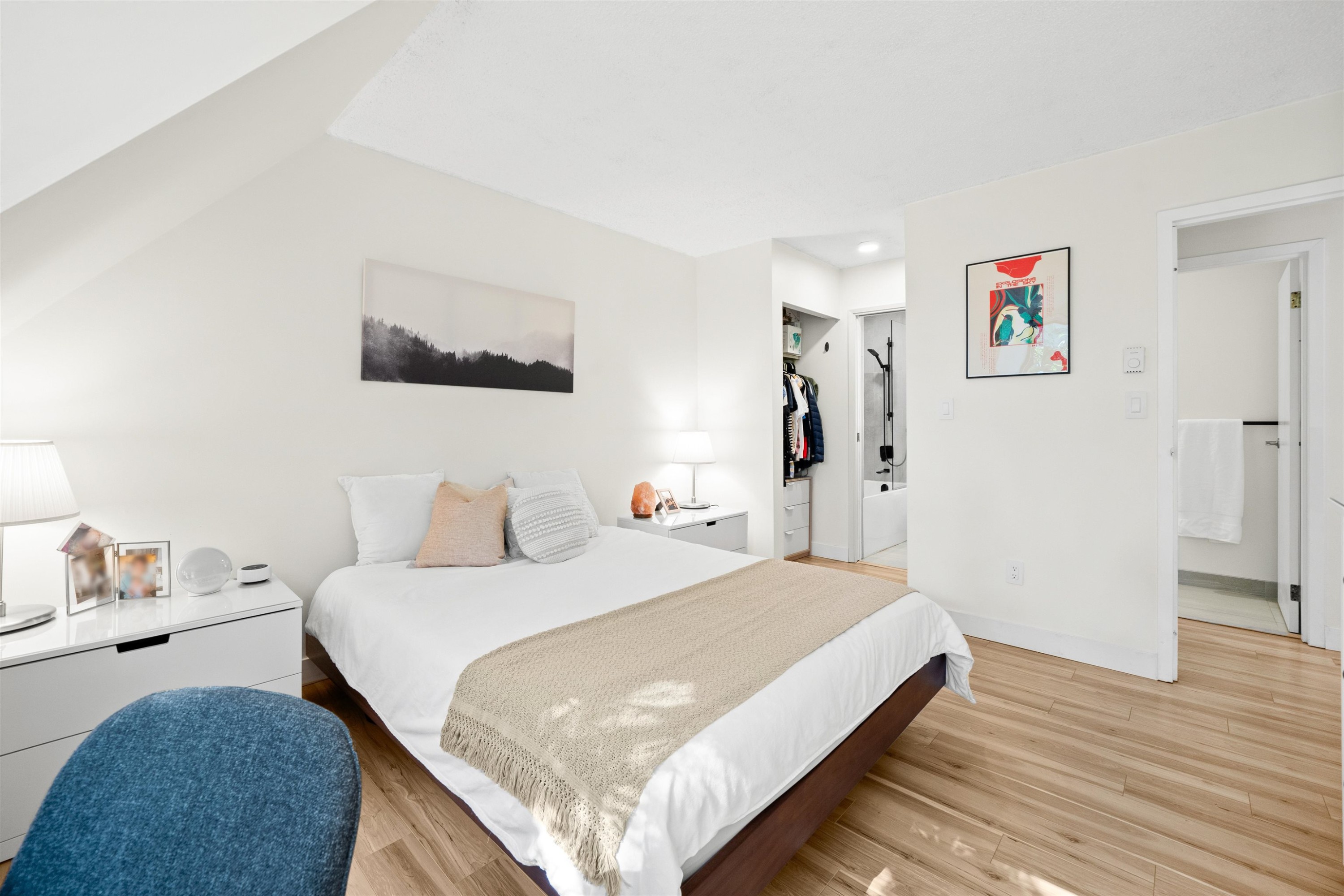 3192 Mountain Highway, North Vancouver, BC