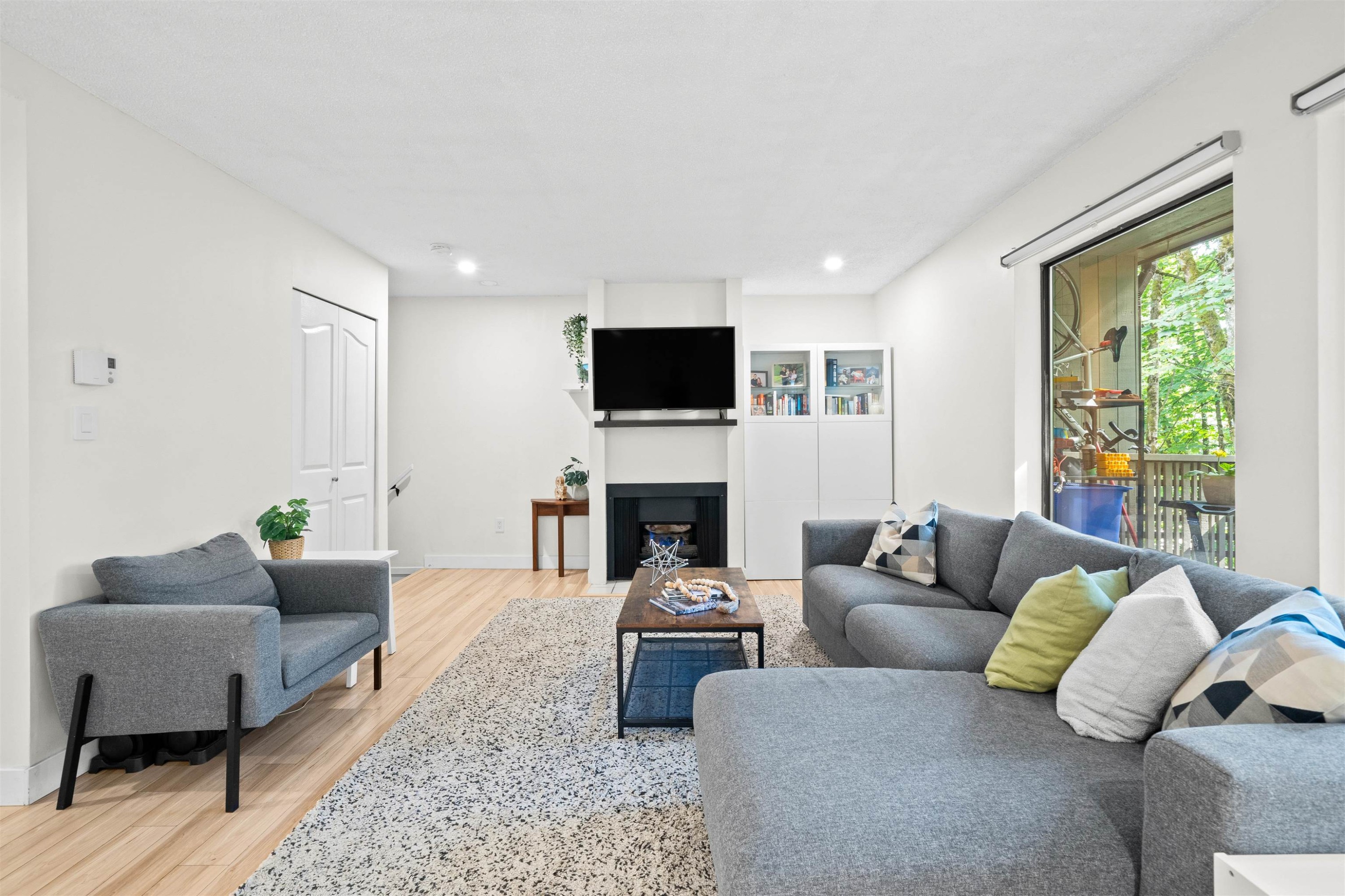 3192 Mountain Highway, North Vancouver, BC