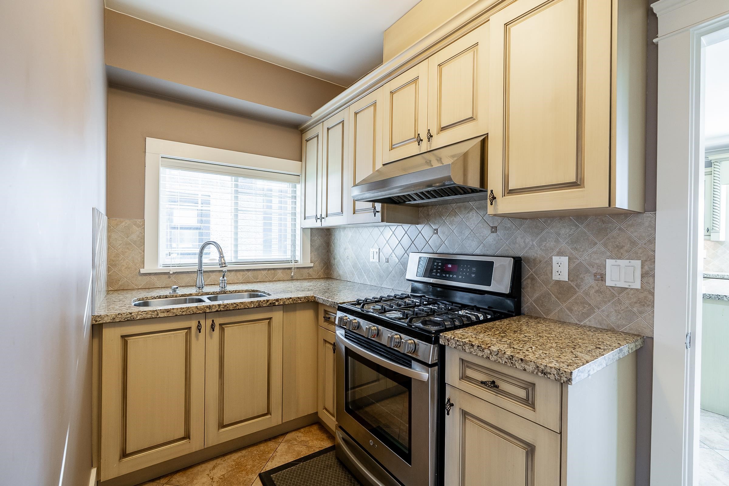 8588 Armstrong Avenue, Burnaby, BC