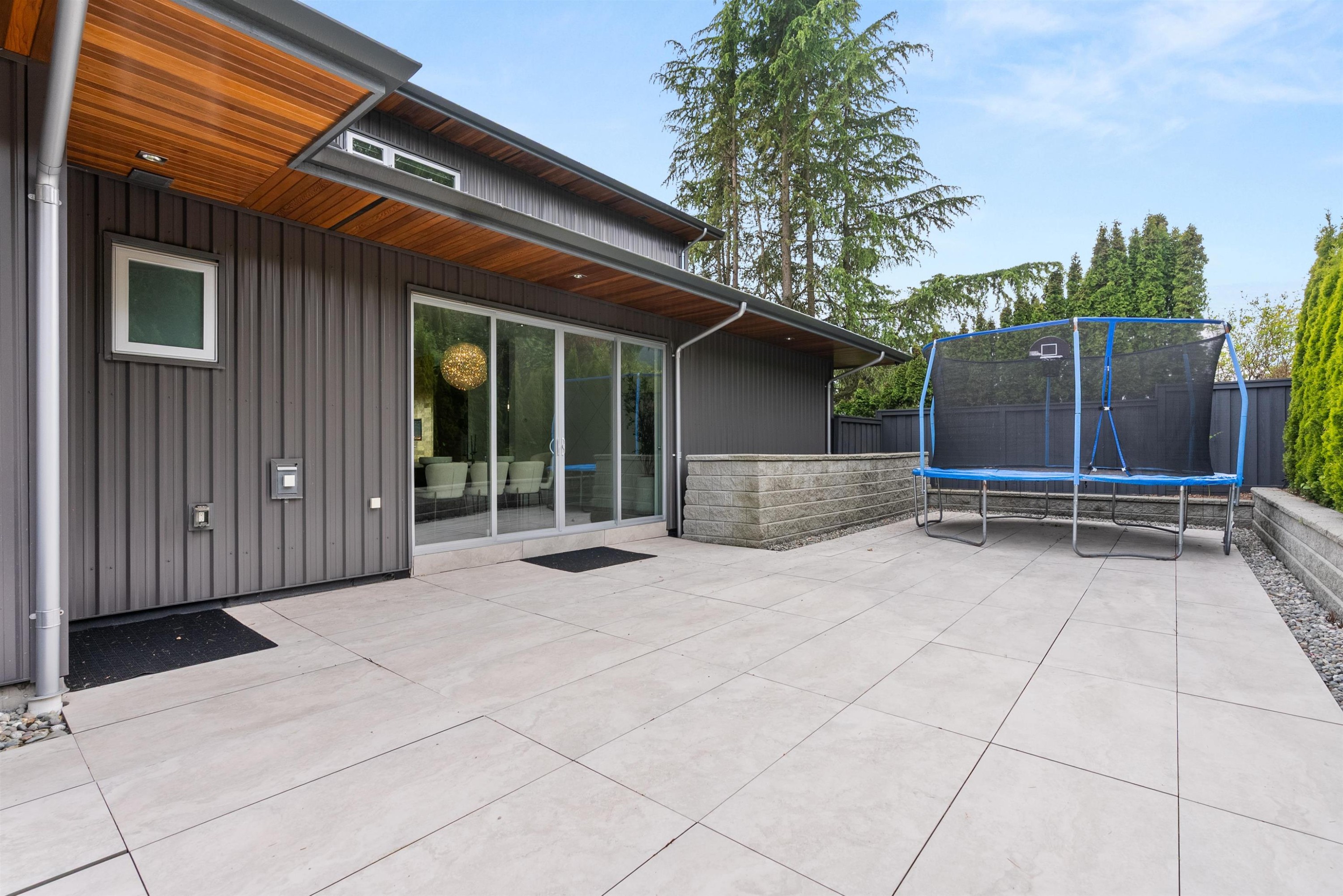 1265 Queens Avenue, West Vancouver, BC