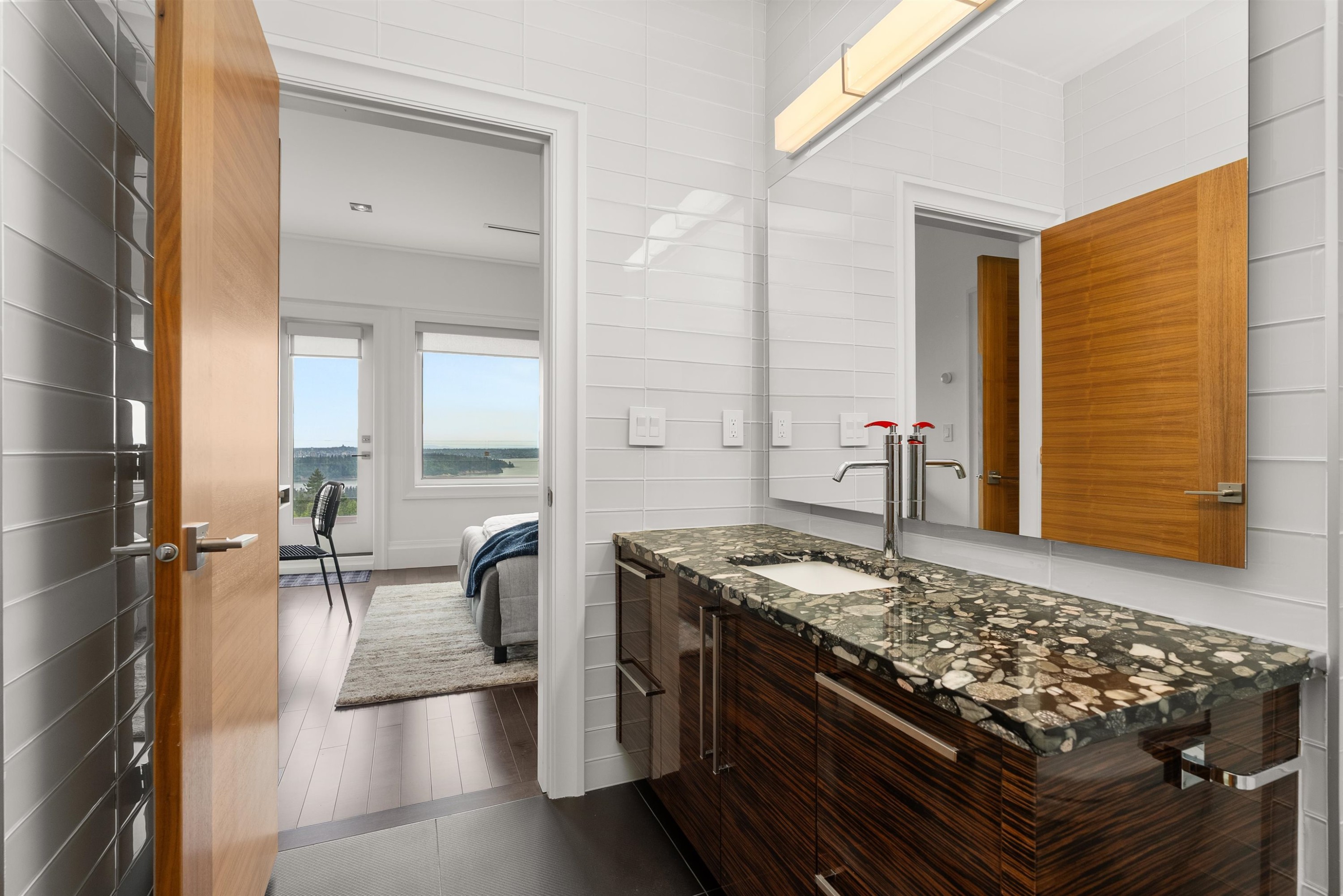 1265 Queens Avenue, West Vancouver, BC