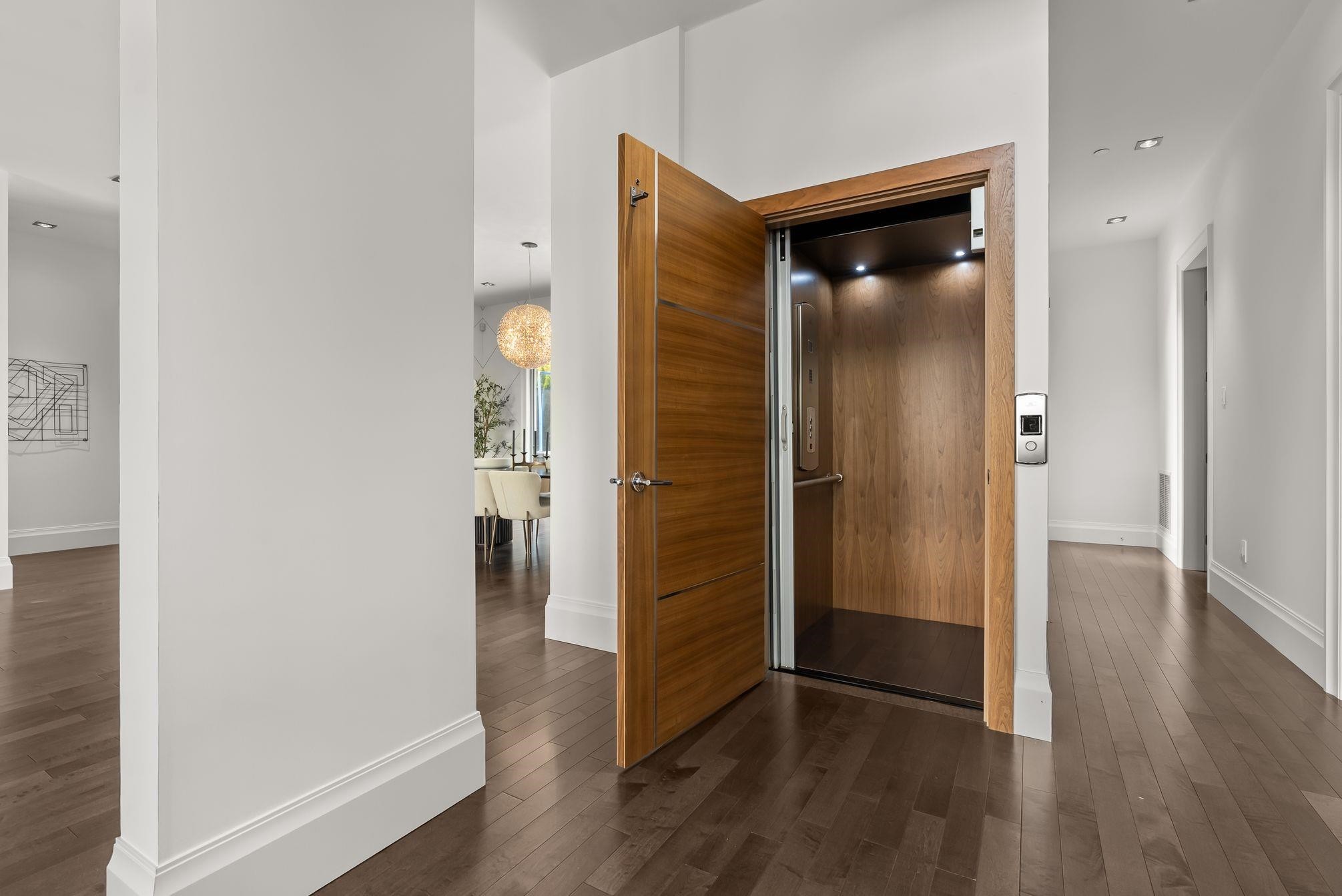 1265 Queens Avenue, West Vancouver, BC