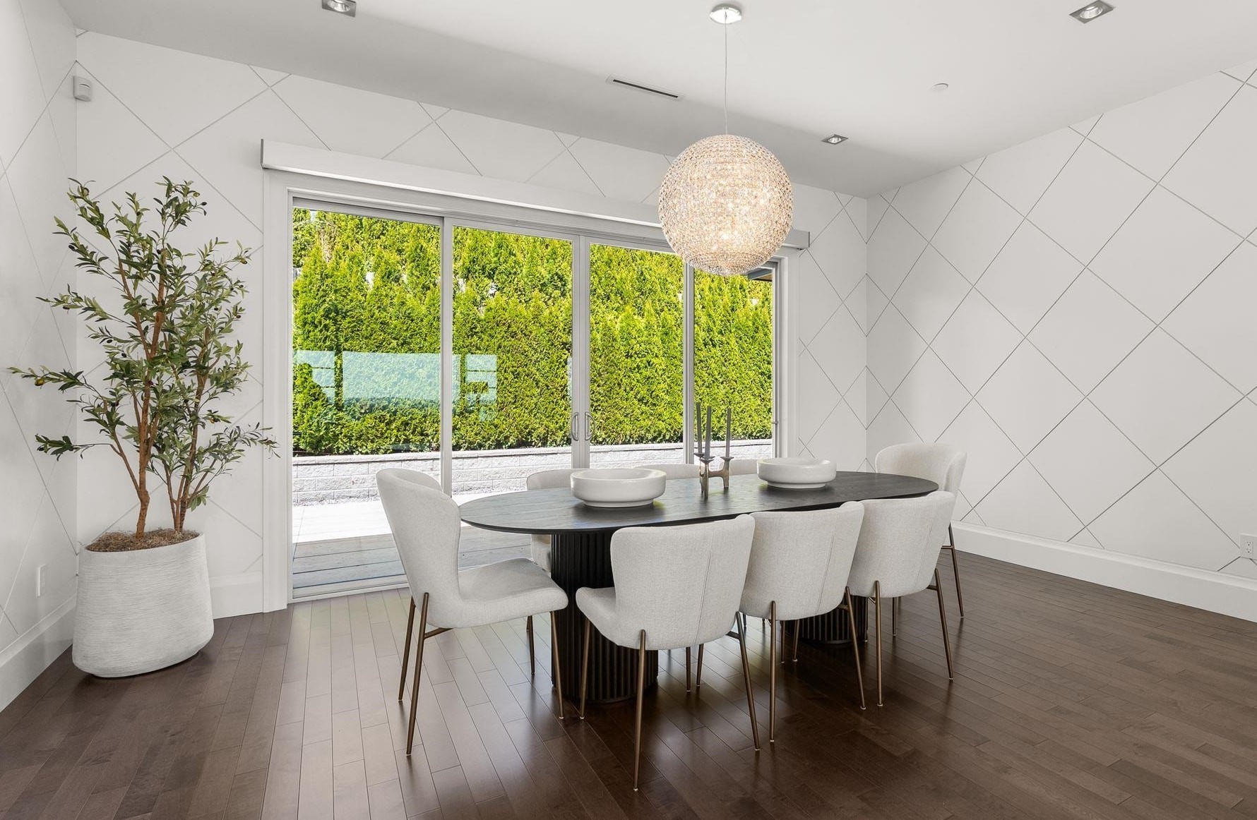 1265 Queens Avenue, West Vancouver, BC