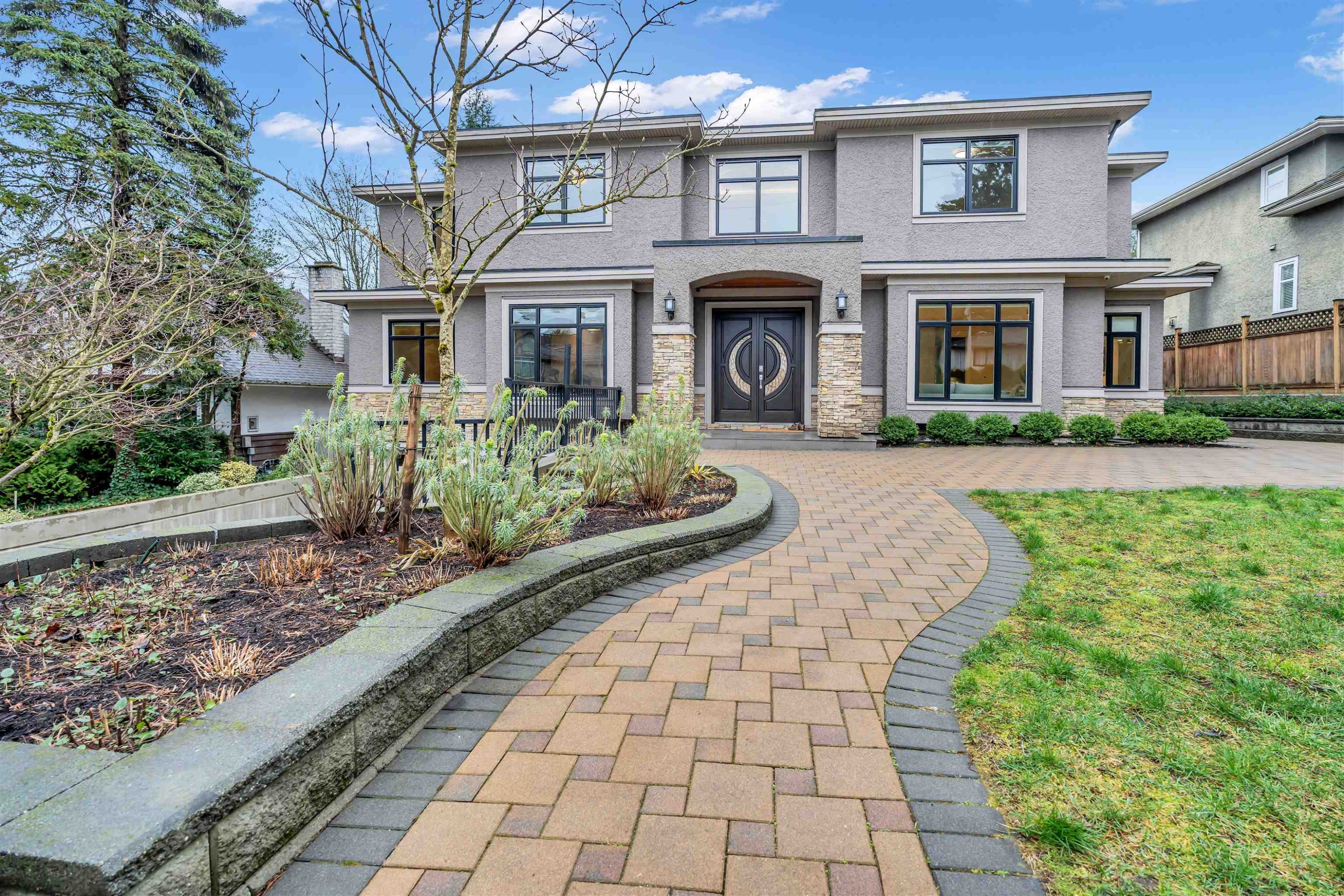 8168 Hunter Street, Burnaby, BC