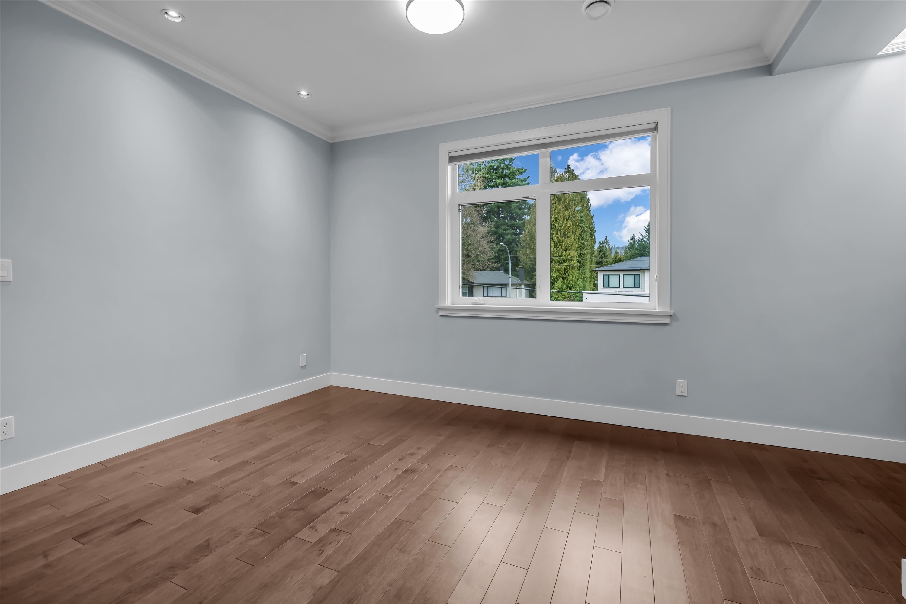 8168 Hunter Street, Burnaby, BC