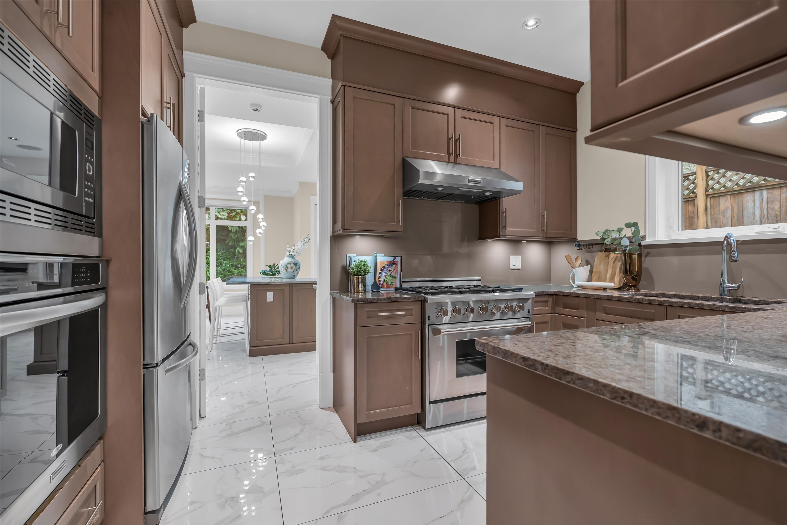 8168 Hunter Street, Burnaby, BC