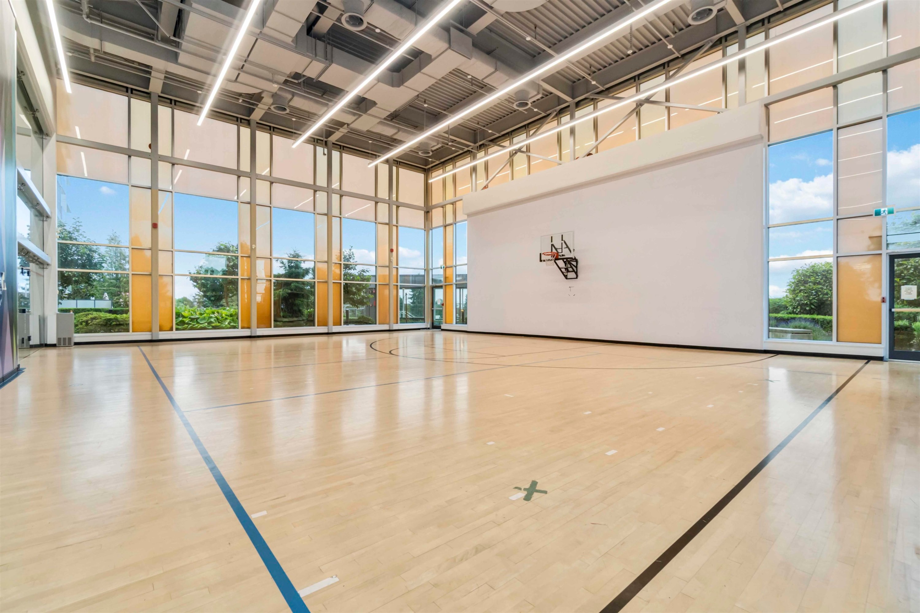 402-7388 Kingsway, Burnaby, BC