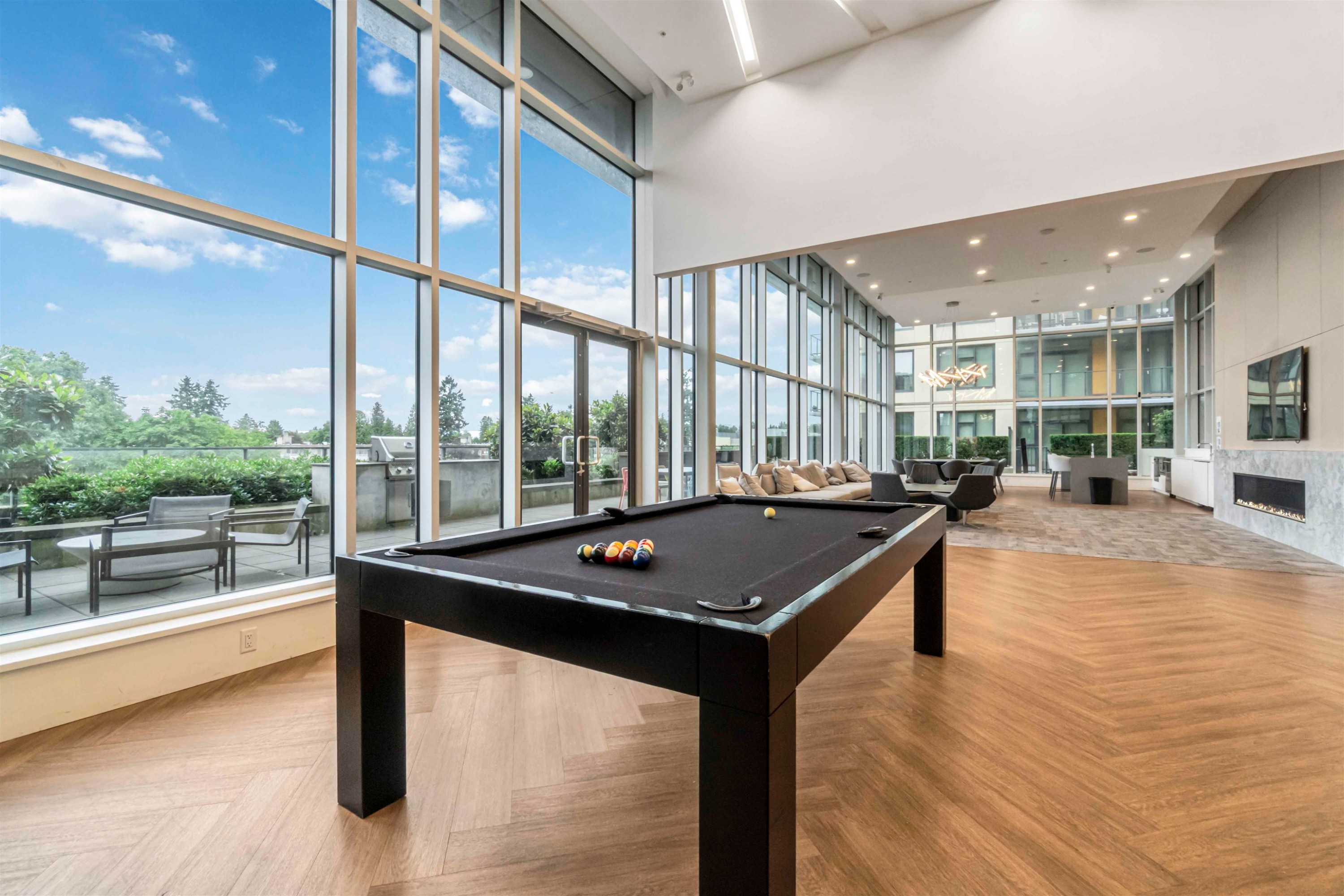 402-7388 Kingsway, Burnaby, BC