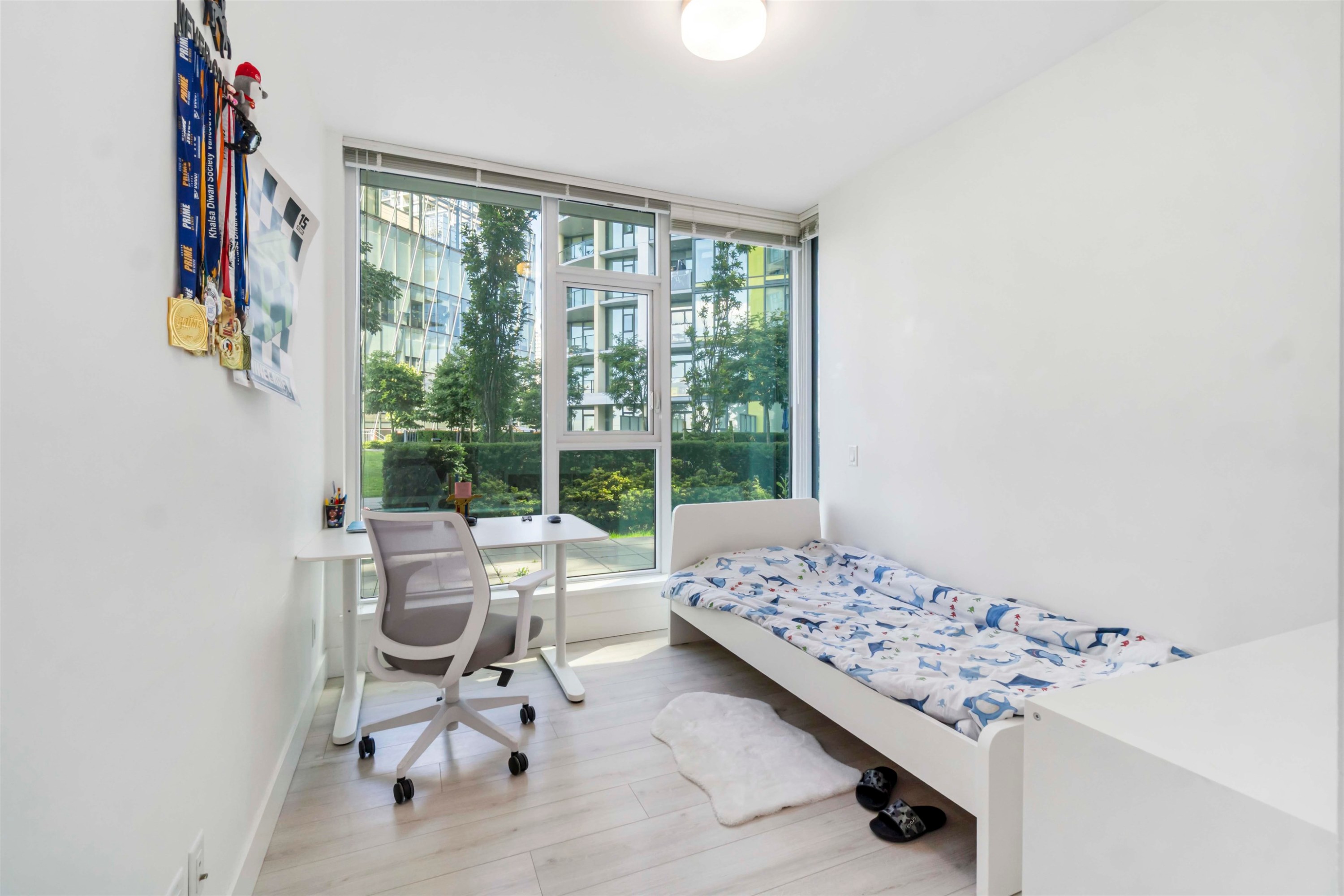 402-7388 Kingsway, Burnaby, BC