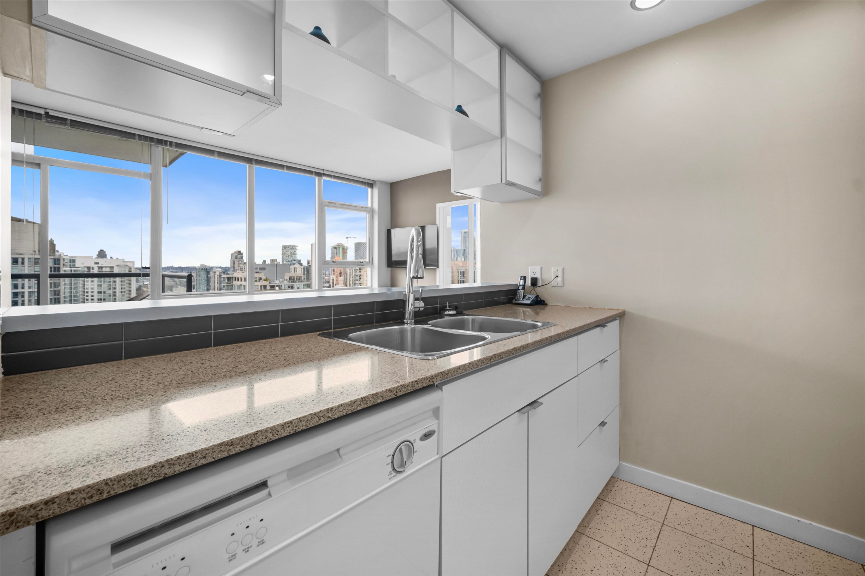 3608-928 Beatty Street, Vancouver, BC