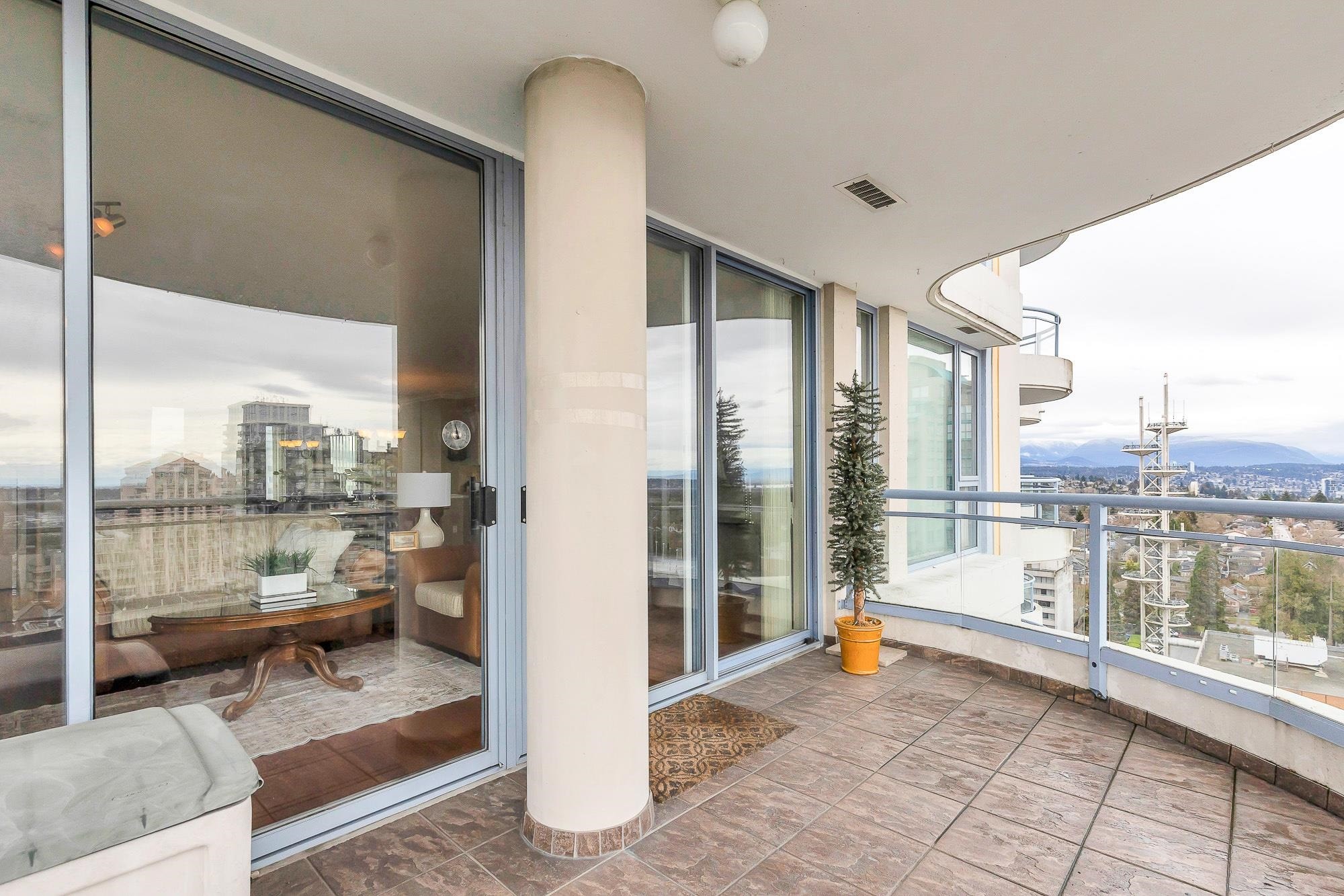 1904-719 Princess Street, New Westminster, BC