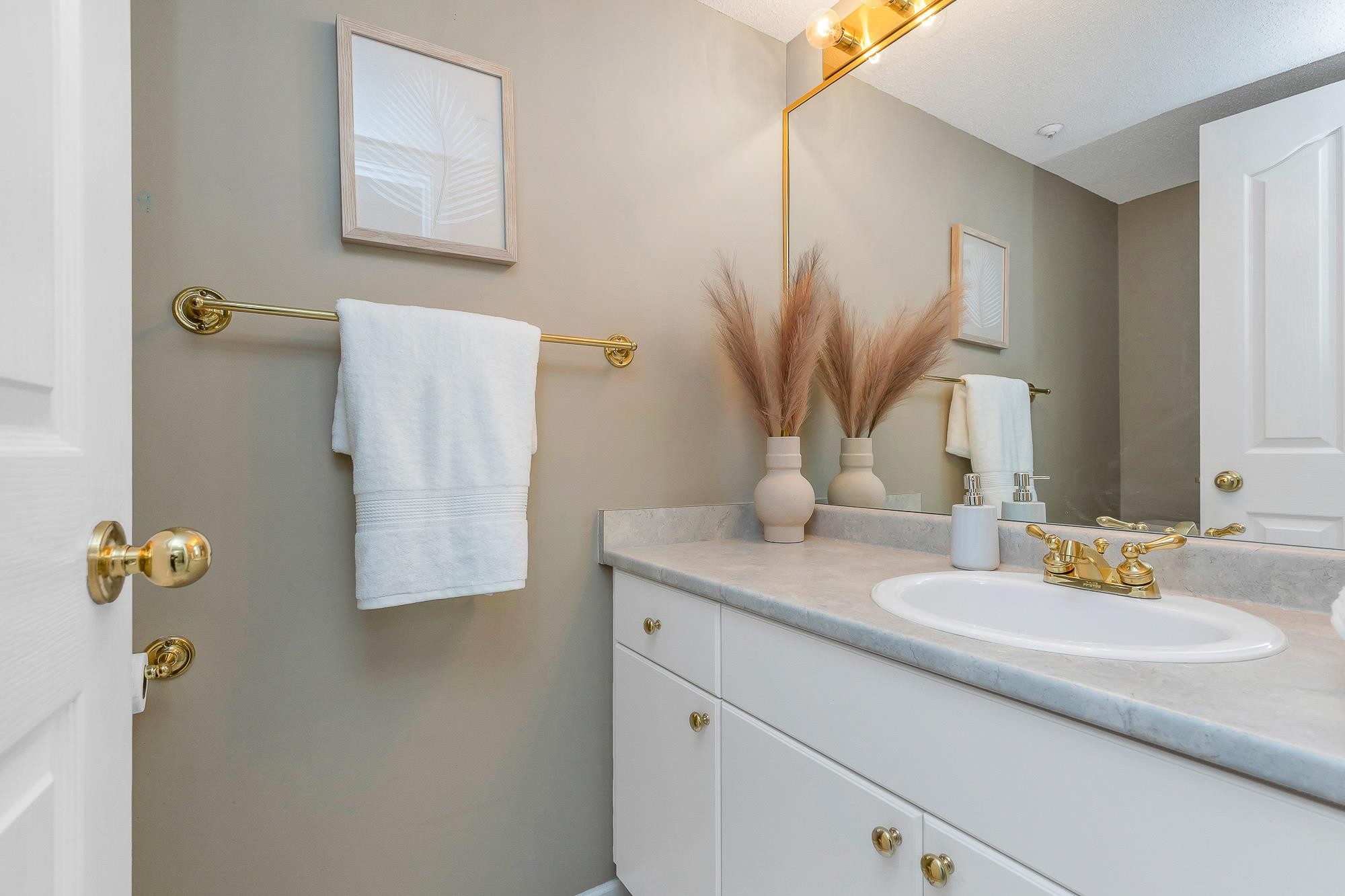 1904-719 Princess Street, New Westminster, BC