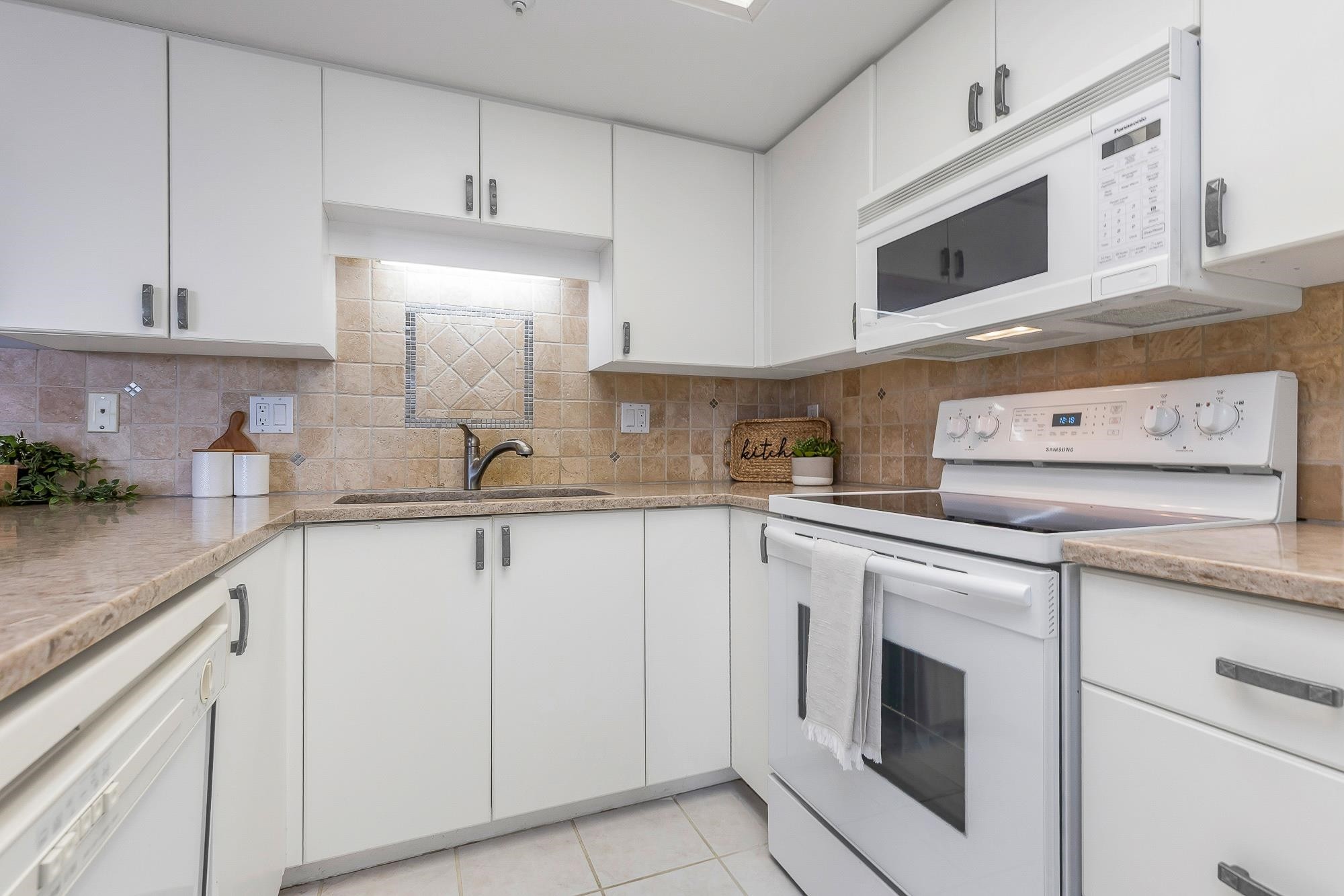 1904-719 Princess Street, New Westminster, BC