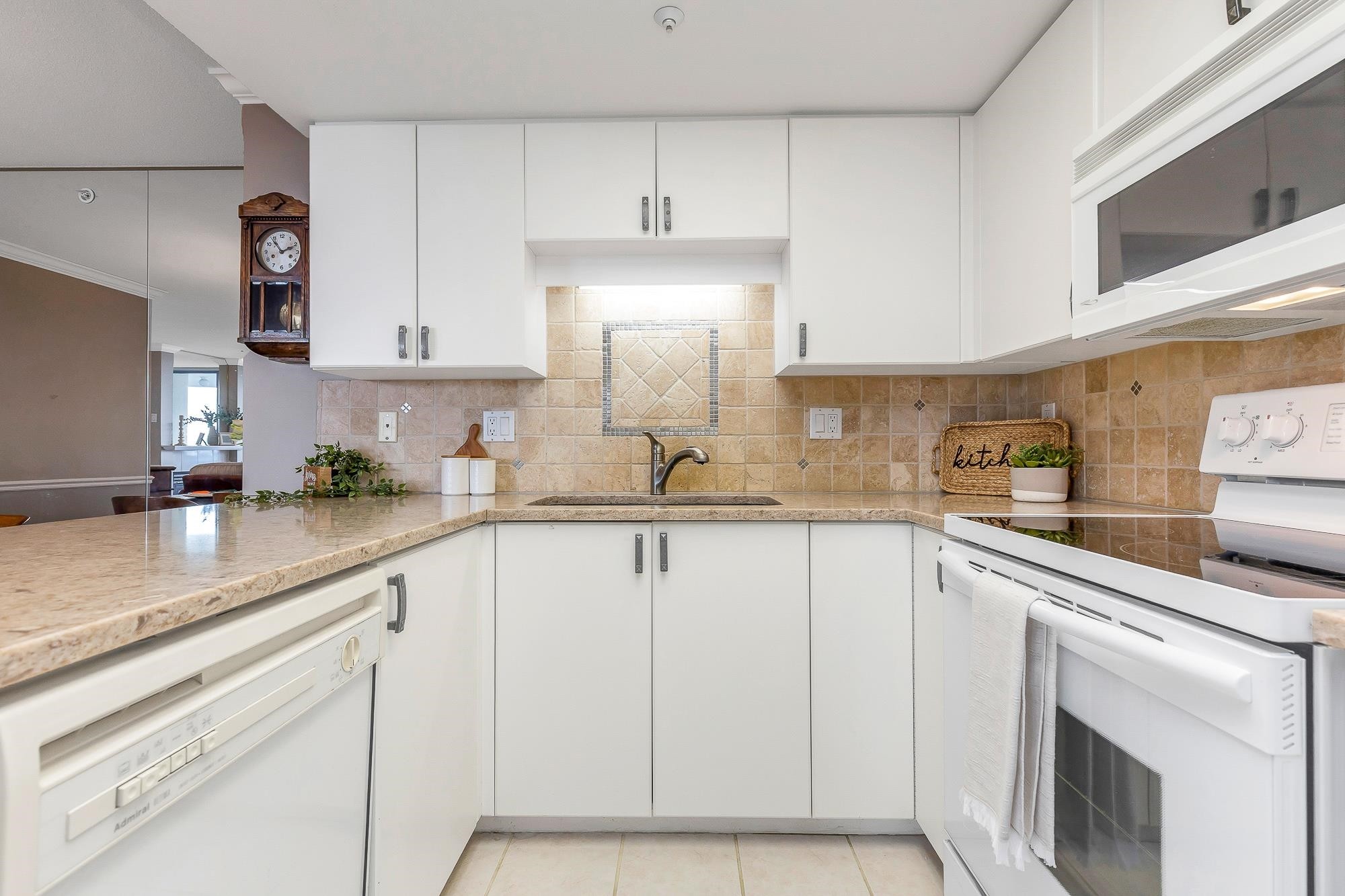 1904-719 Princess Street, New Westminster, BC