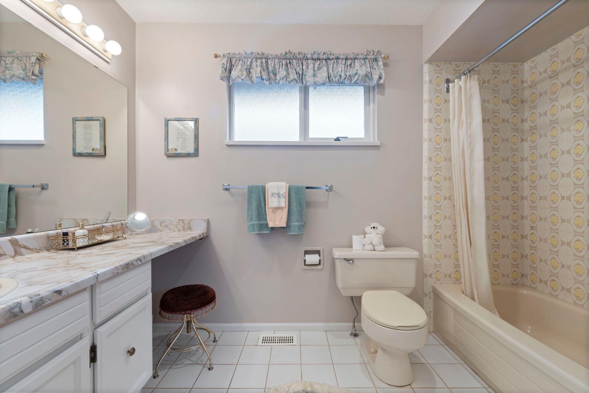 5427 Cliffridge Avenue, North Vancouver, BC