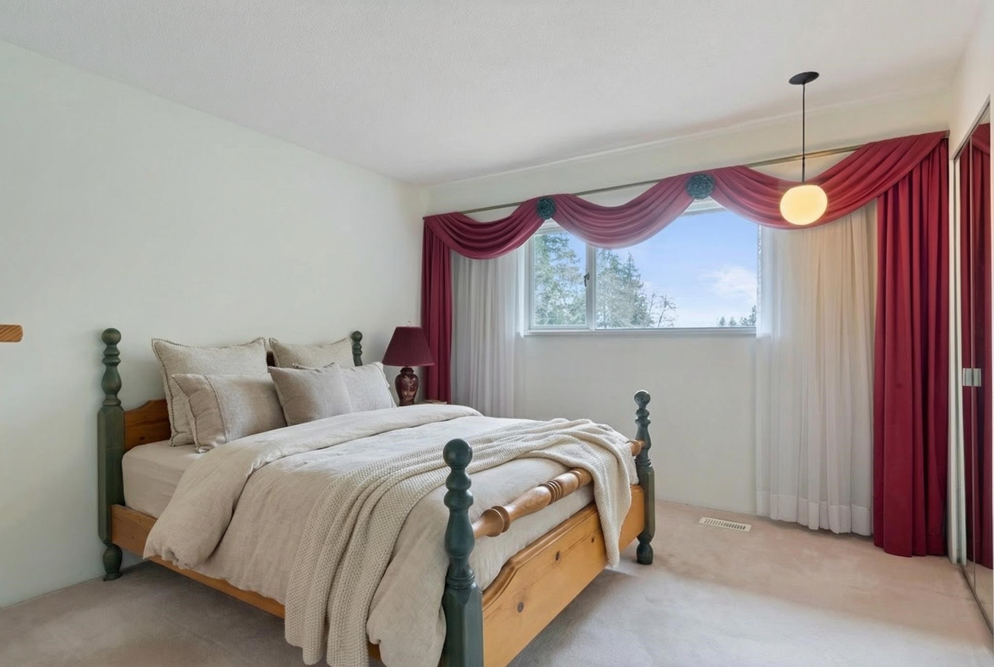 5427 Cliffridge Avenue, North Vancouver, BC