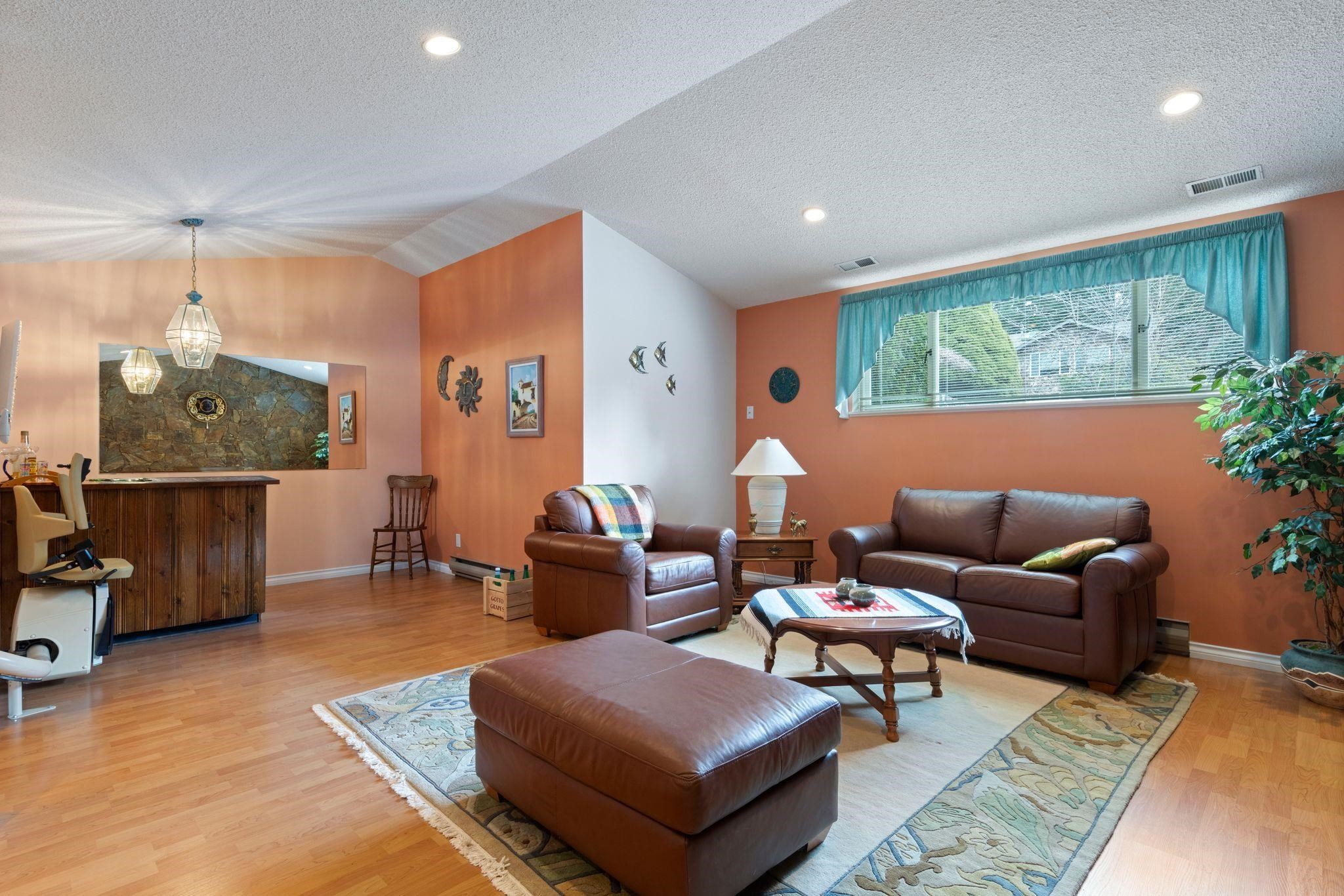 5427 Cliffridge Avenue, North Vancouver, BC