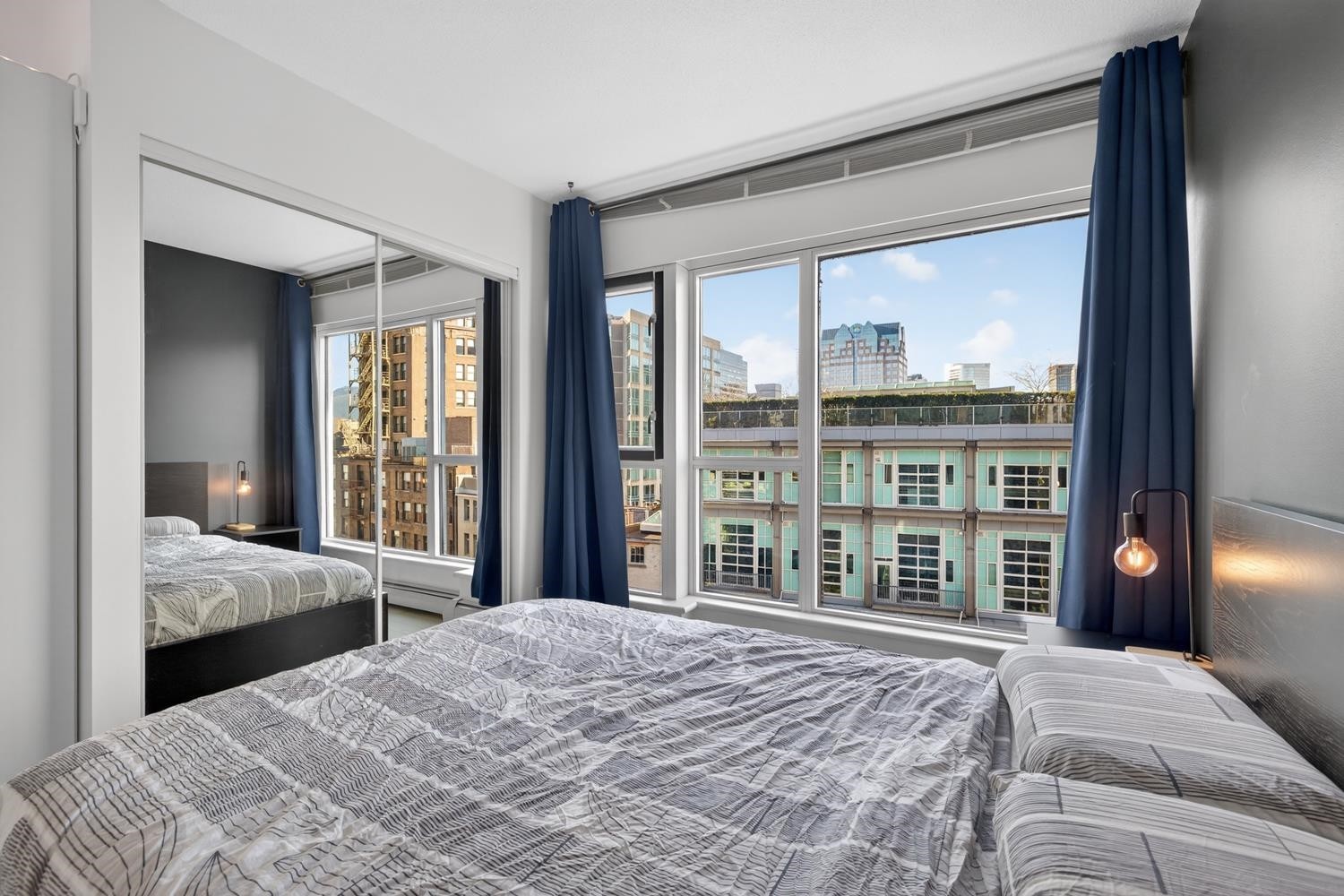 1201-183 Keefer Place, Vancouver, BC