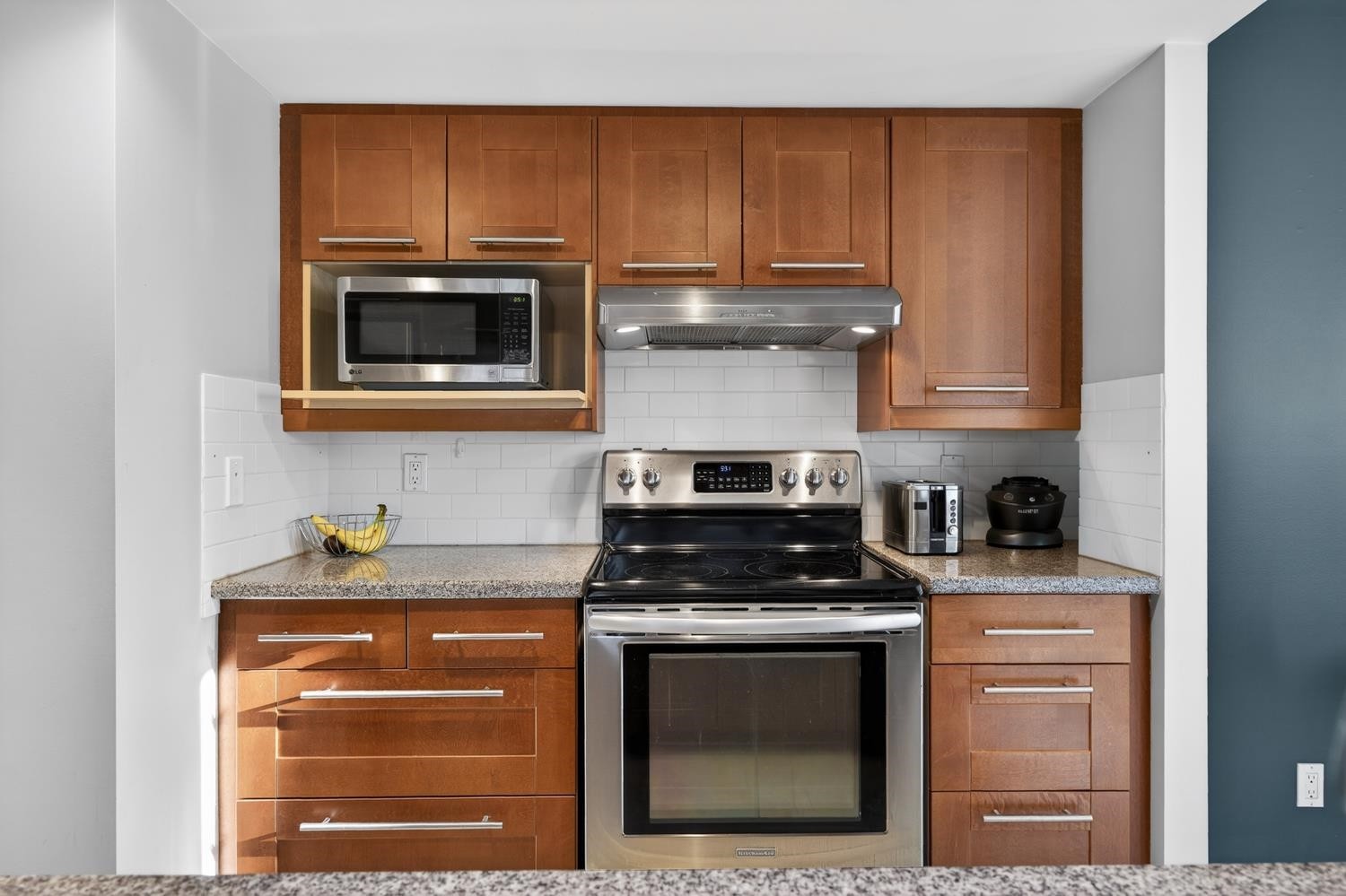 1201-183 Keefer Place, Vancouver, BC