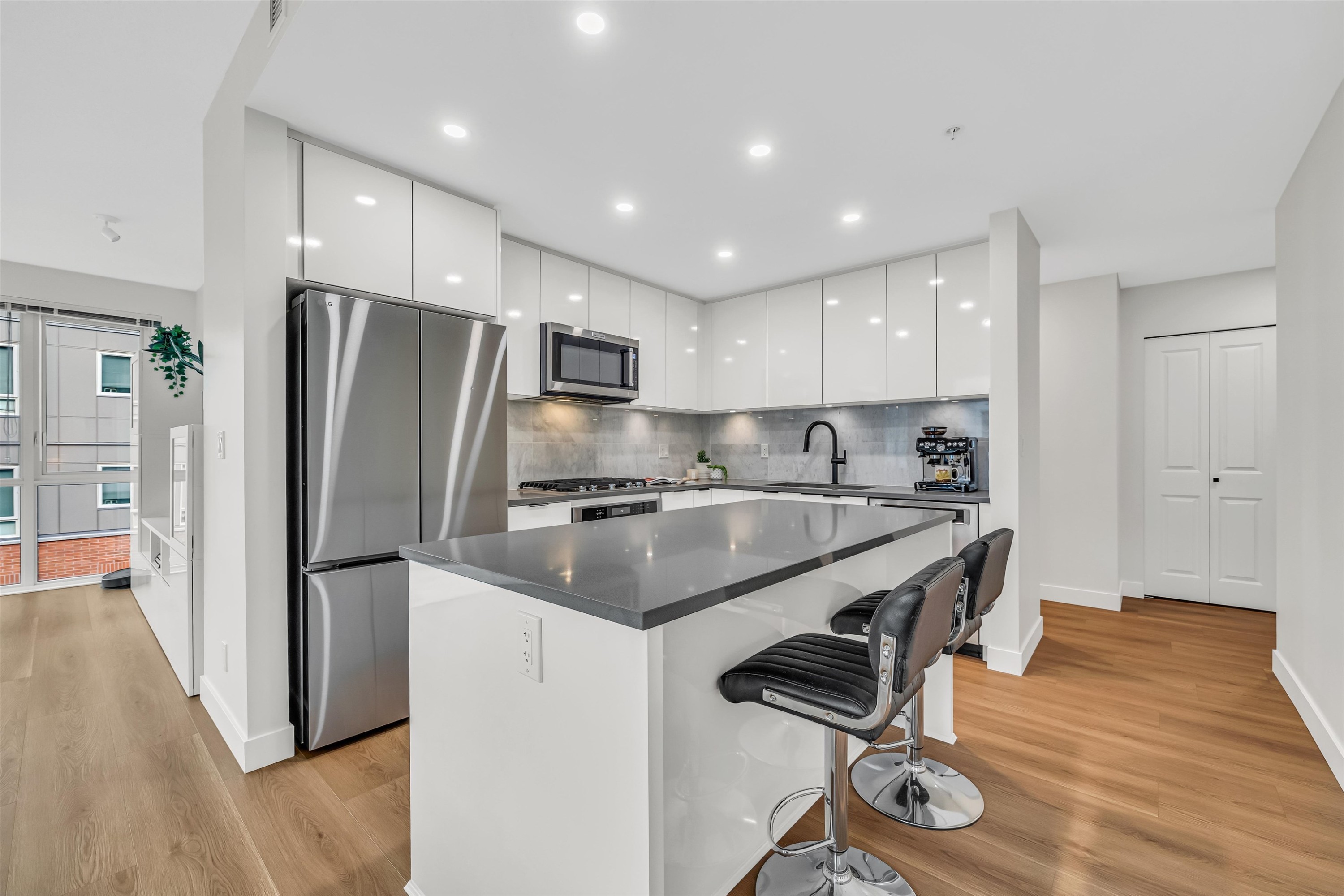 404-2632 Library Lane, North Vancouver, BC