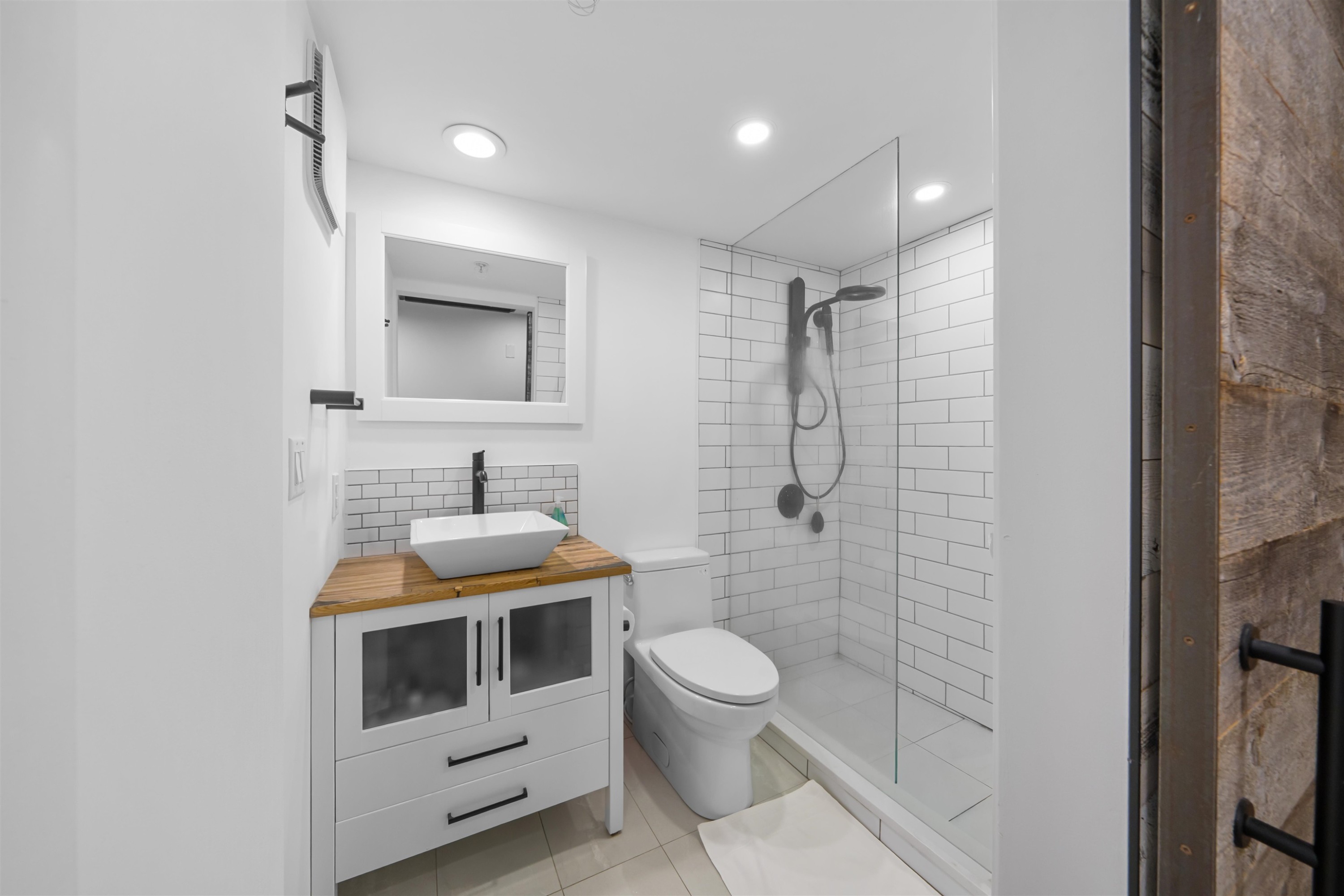 1012-933 Seymour Street, Vancouver, BC