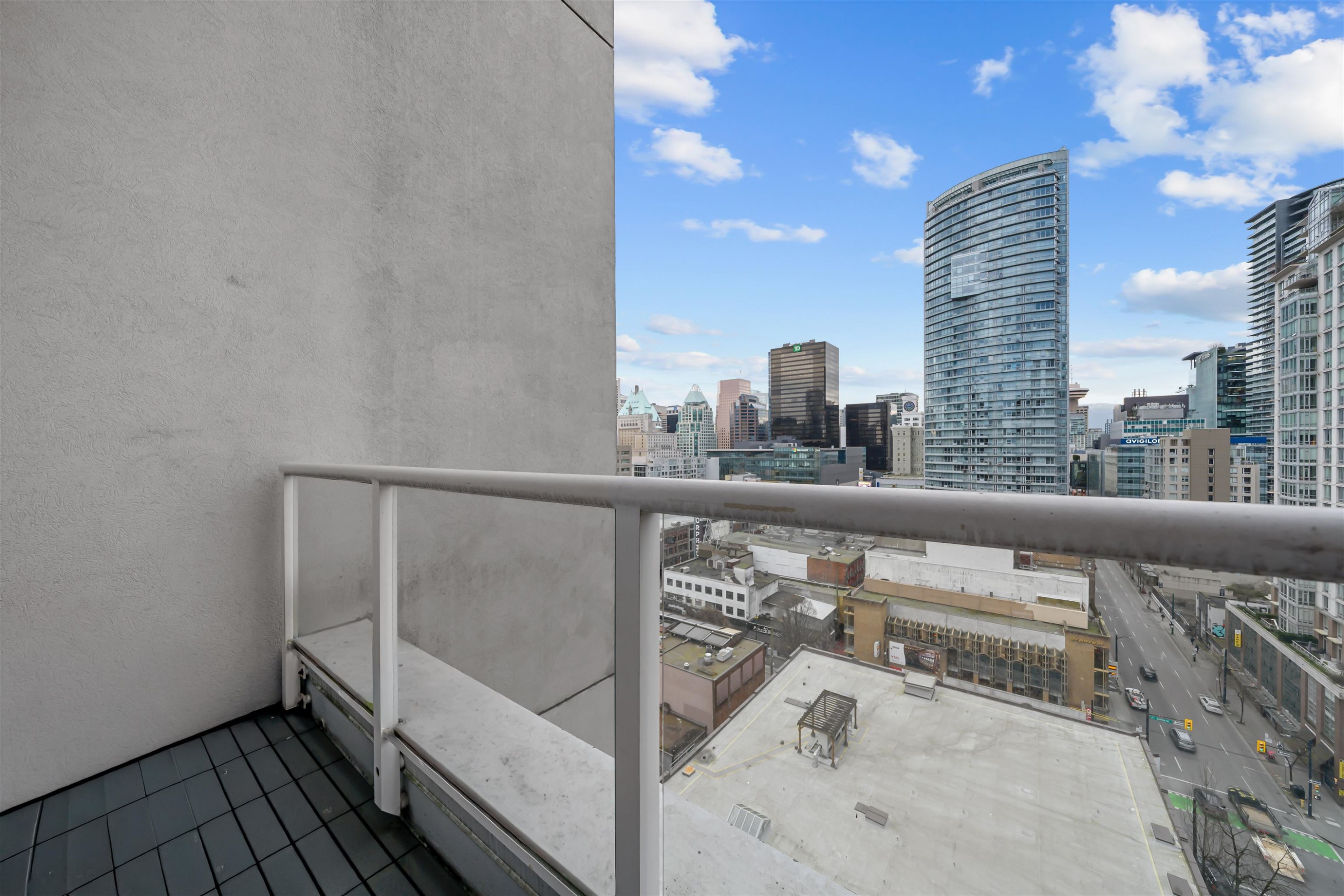 1012-933 Seymour Street, Vancouver, BC