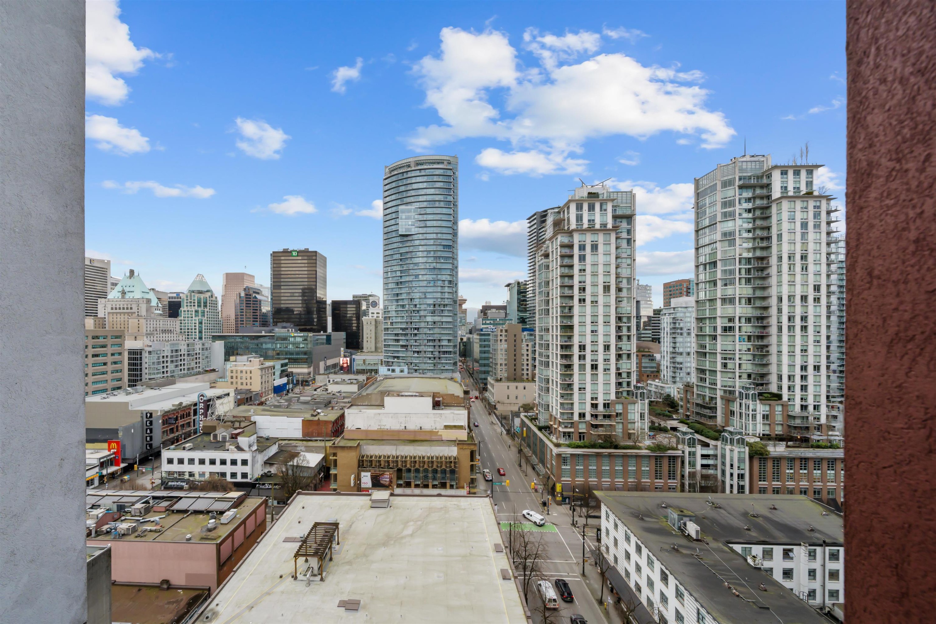 1012-933 Seymour Street, Vancouver, BC
