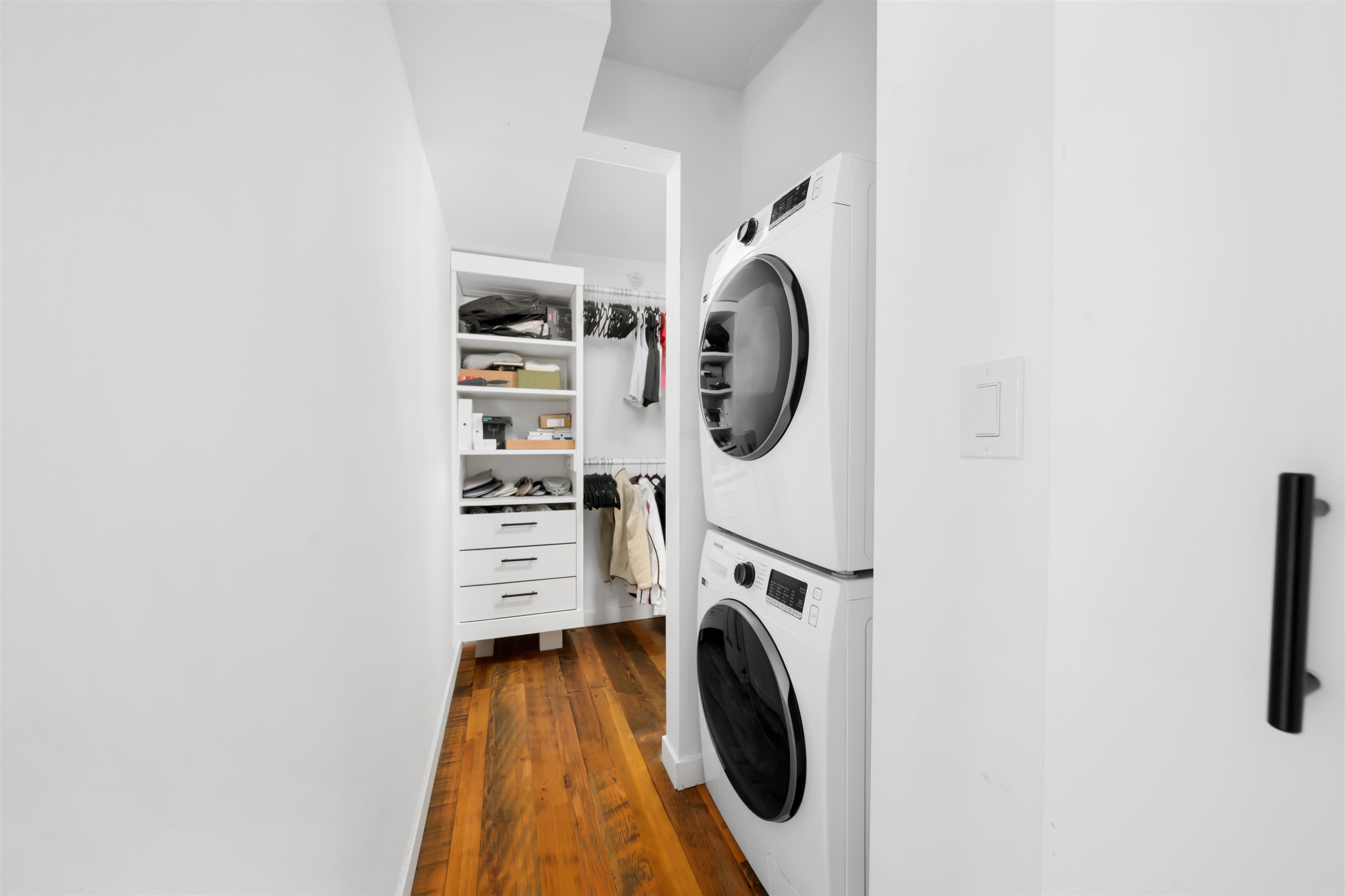 1012-933 Seymour Street, Vancouver, BC