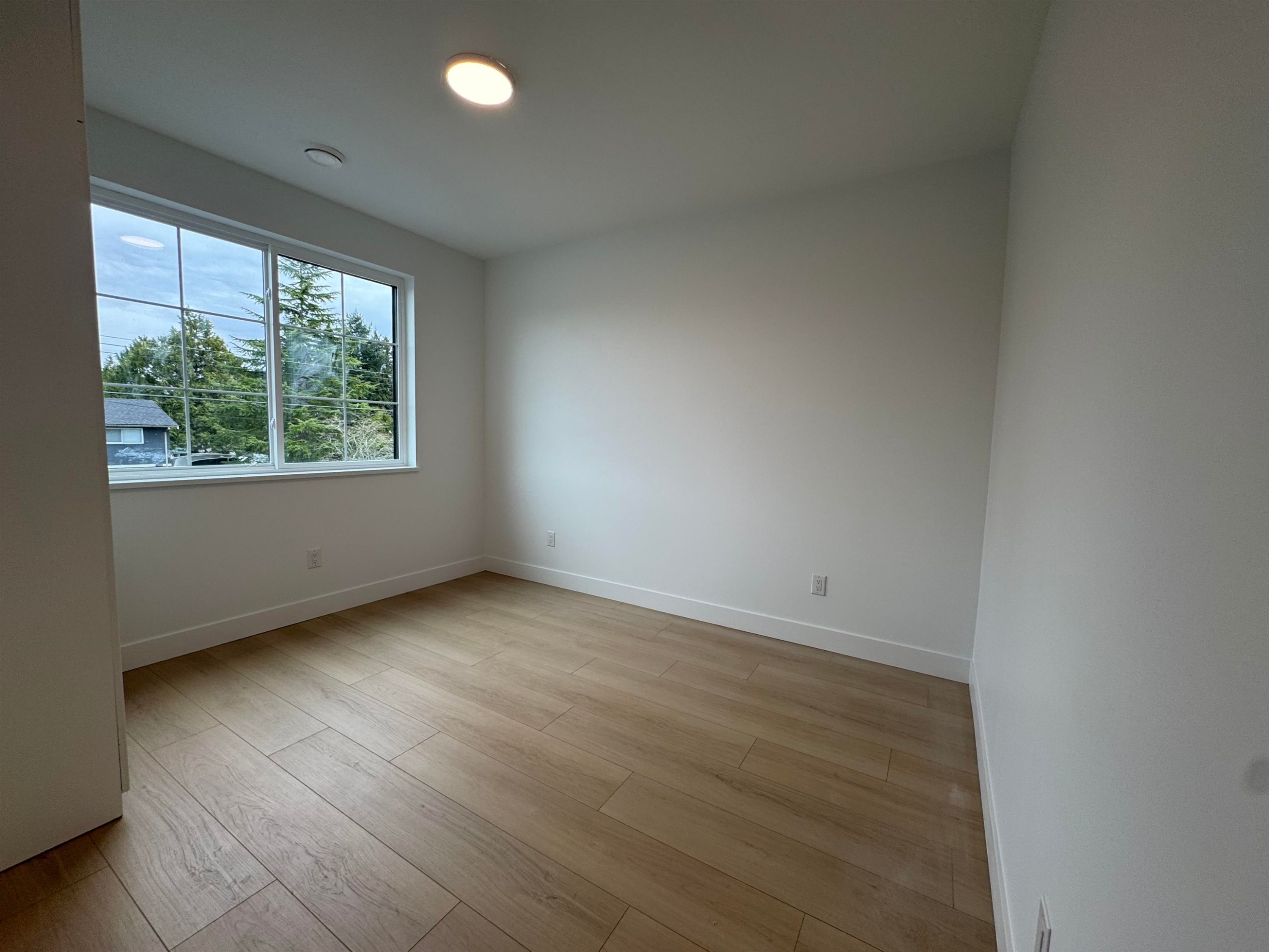 967 52A Street, Delta, BC