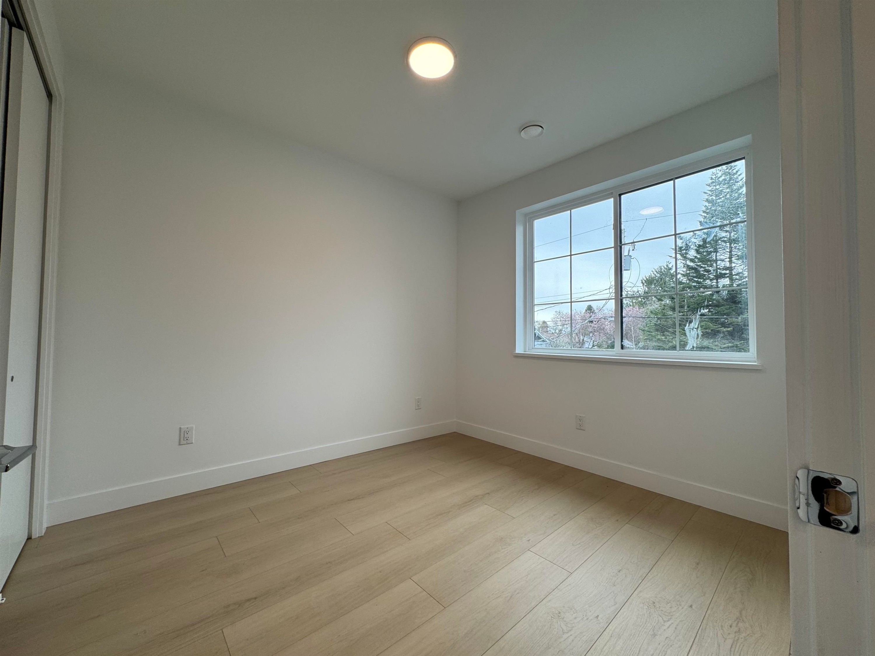 967 52A Street, Delta, BC