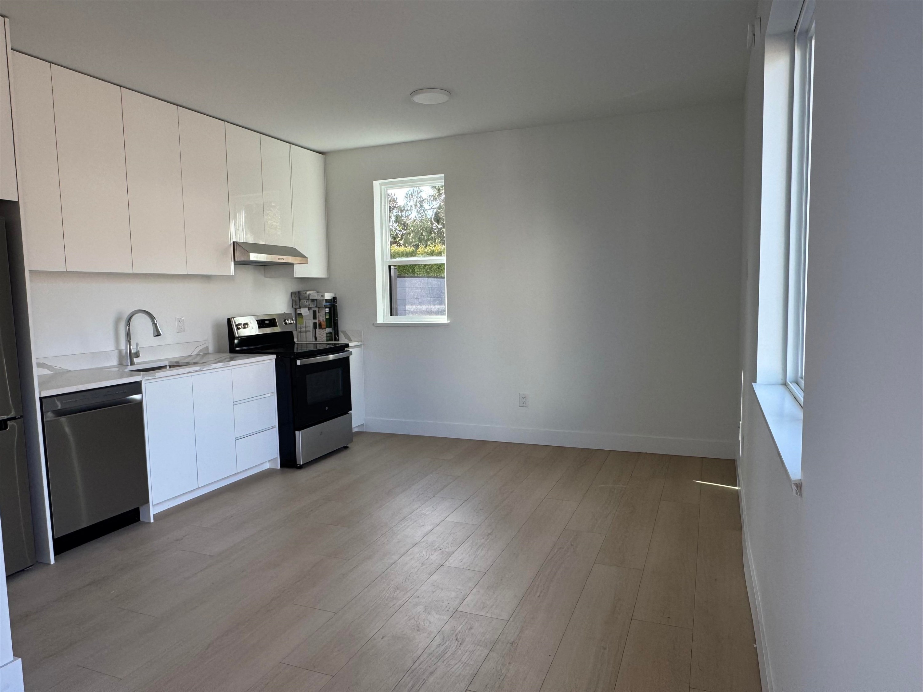 967 52A Street, Delta, BC