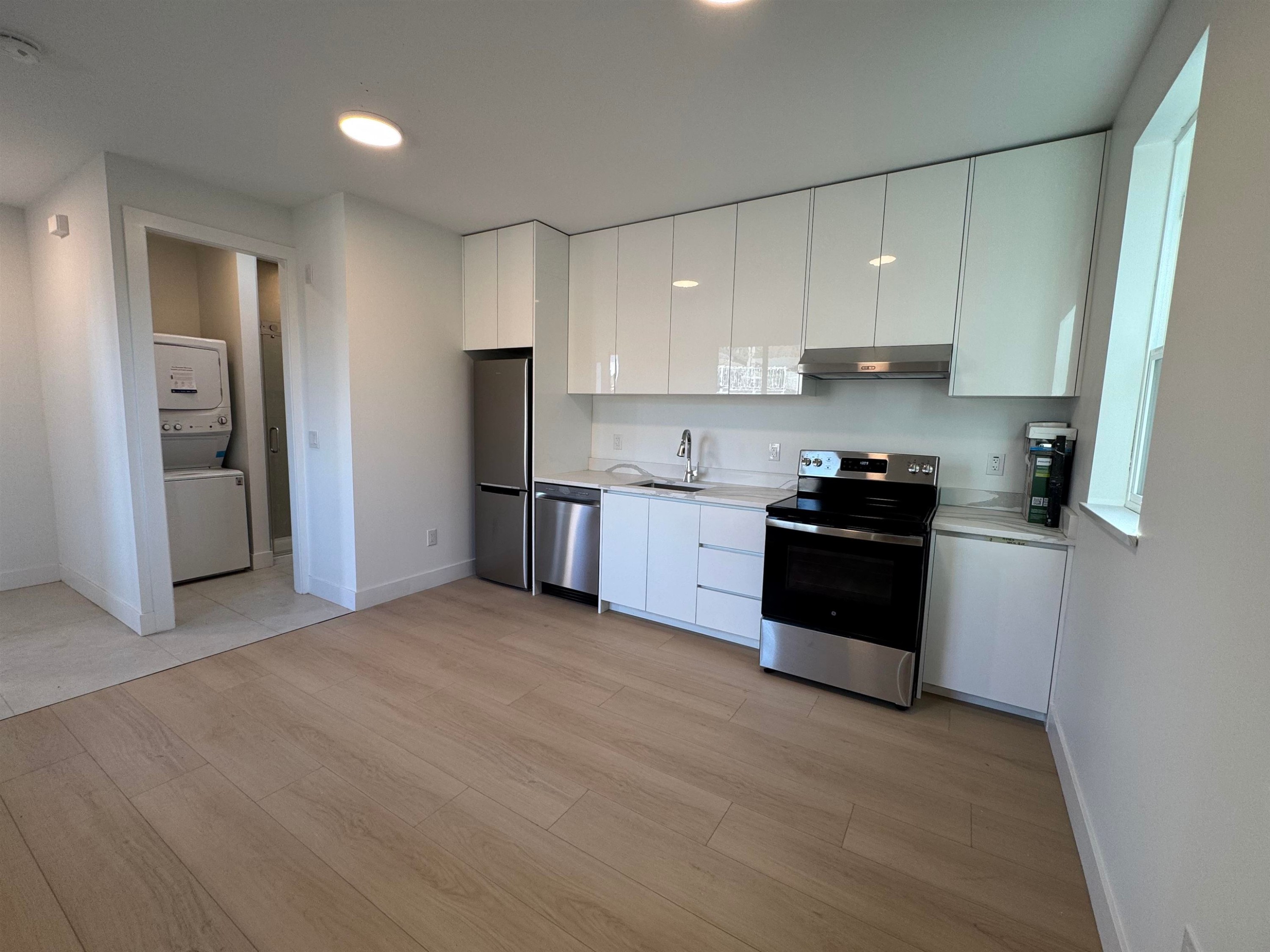 967 52A Street, Delta, BC