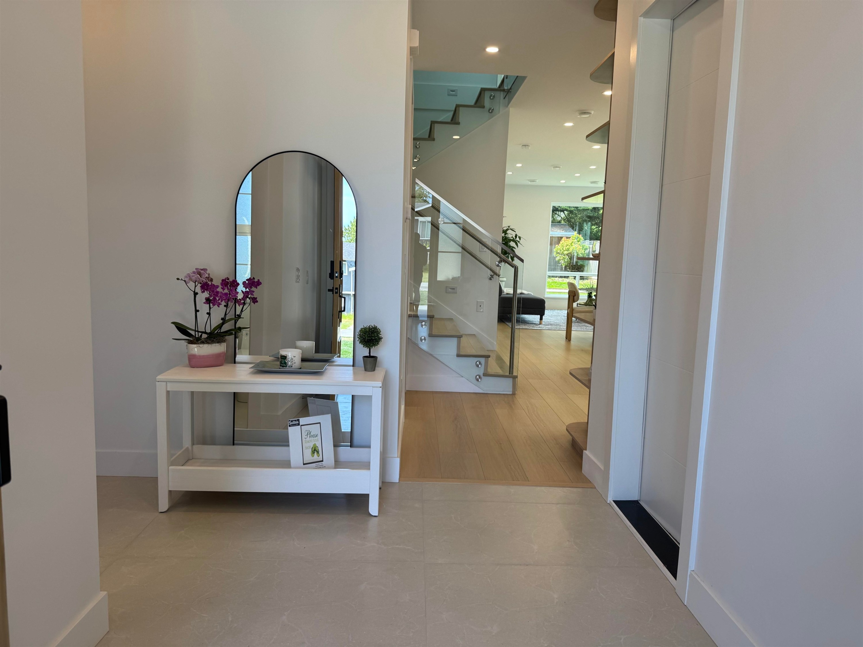 967 52A Street, Delta, BC