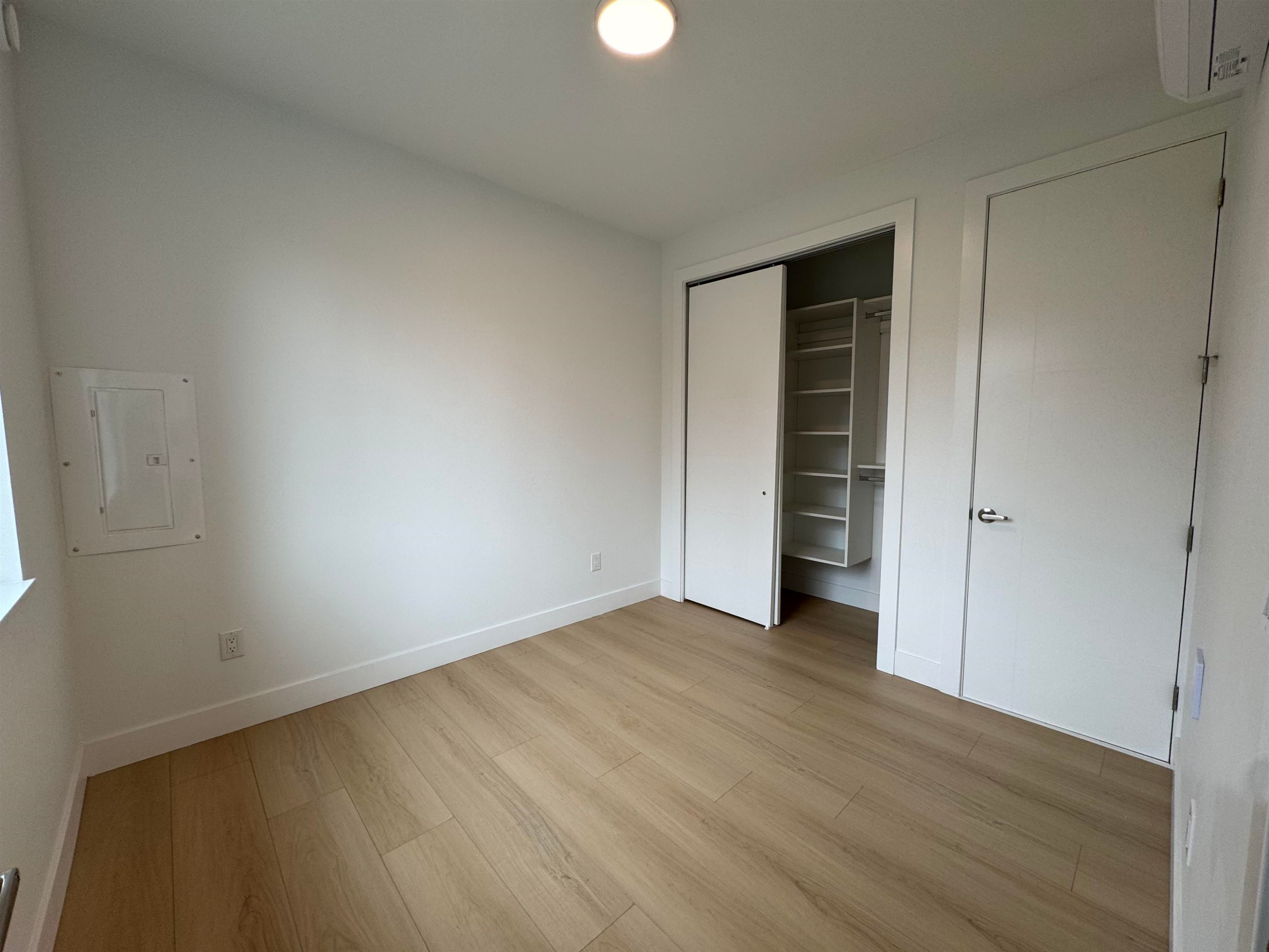 967 52A Street, Delta, BC