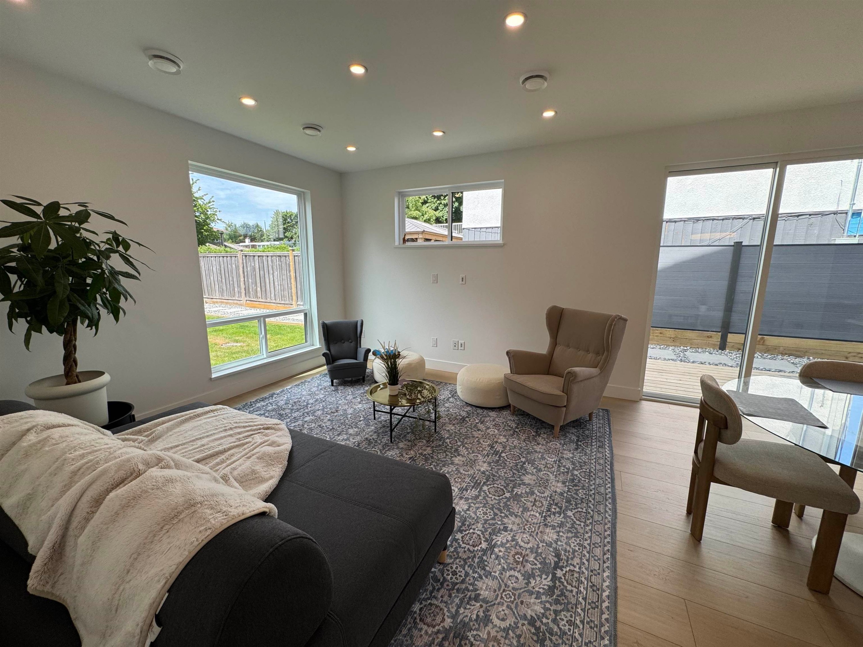 967 52A Street, Delta, BC