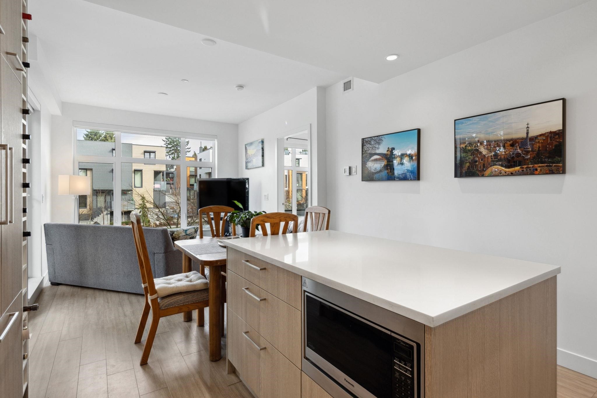 201-707 3Rd Street E, North Vancouver, BC