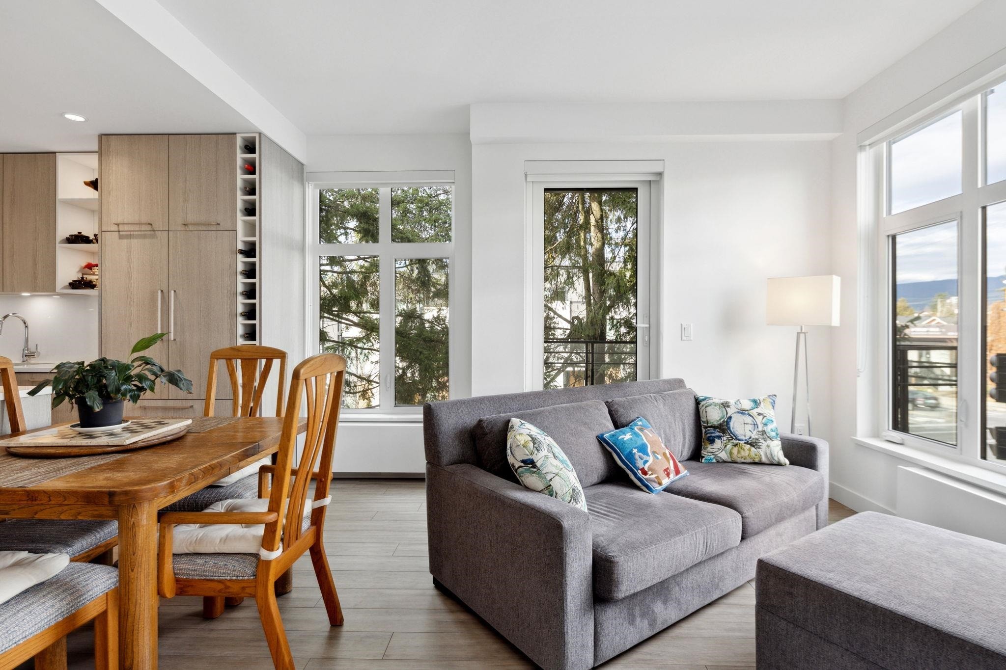 201-707 3Rd Street E, North Vancouver, BC