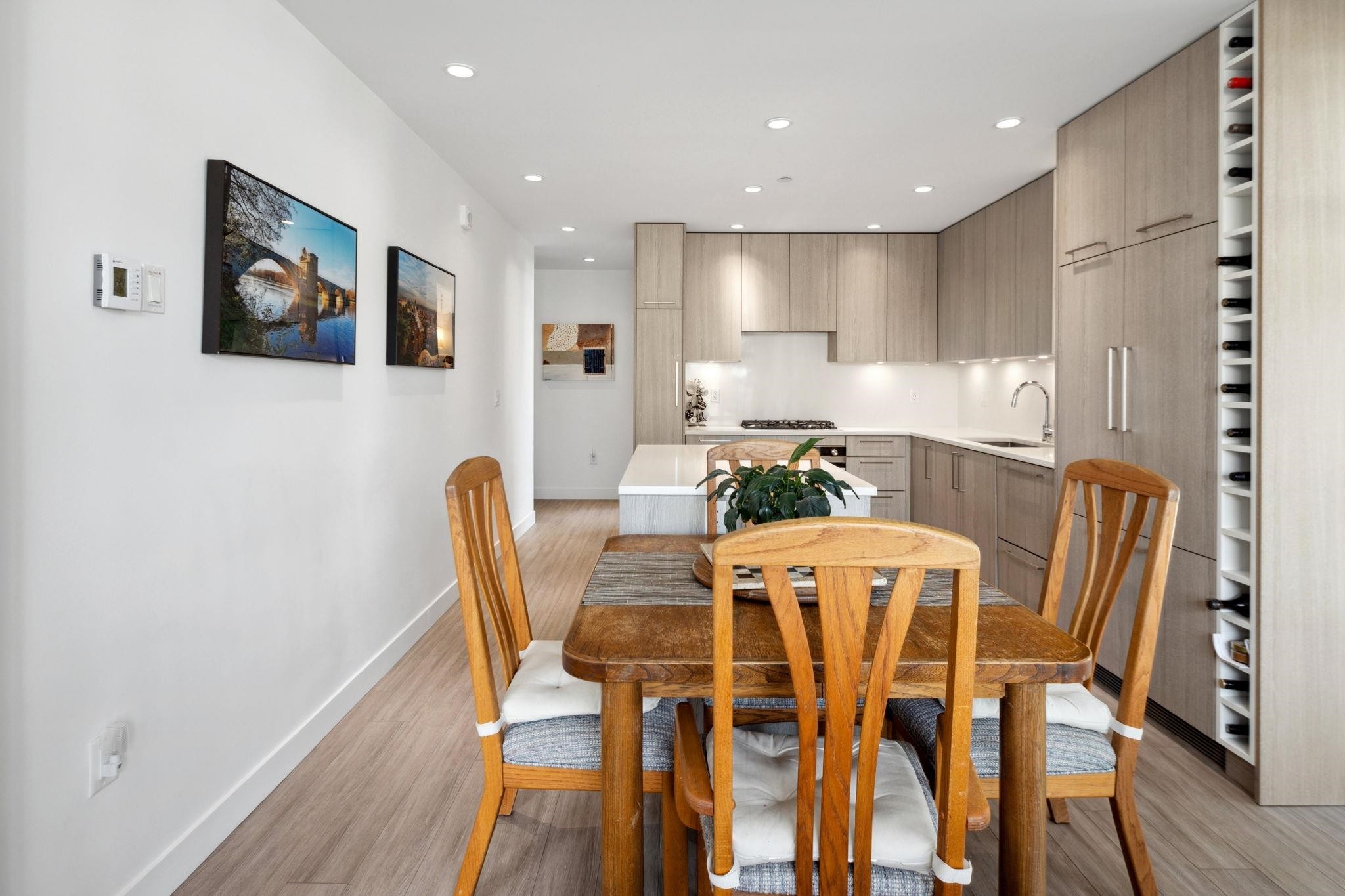 201-707 3Rd Street E, North Vancouver, BC