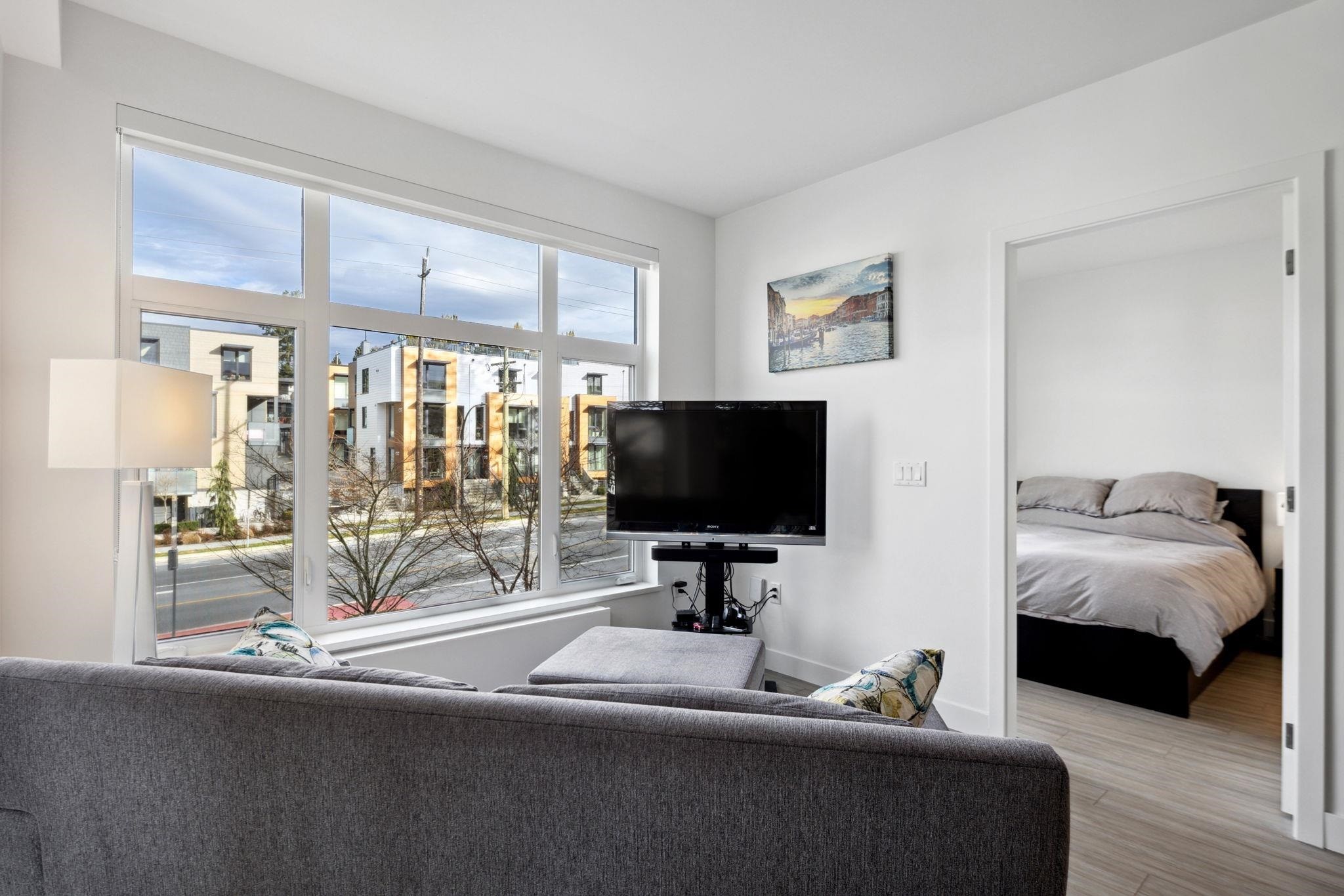 201-707 3Rd Street E, North Vancouver, BC